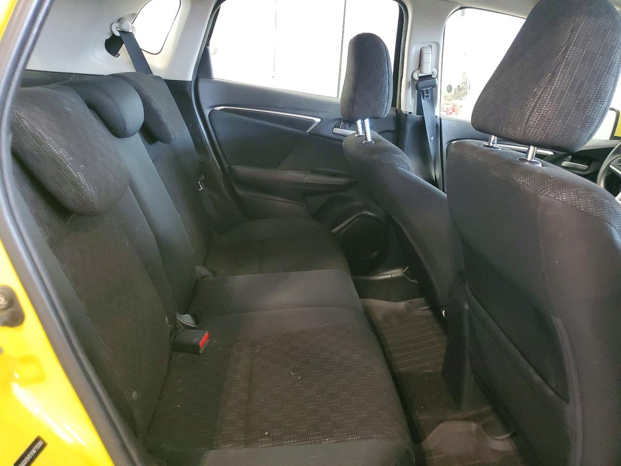 2015 Honda Fit Lx Yellow vin: 3HGGK5H51FM775386