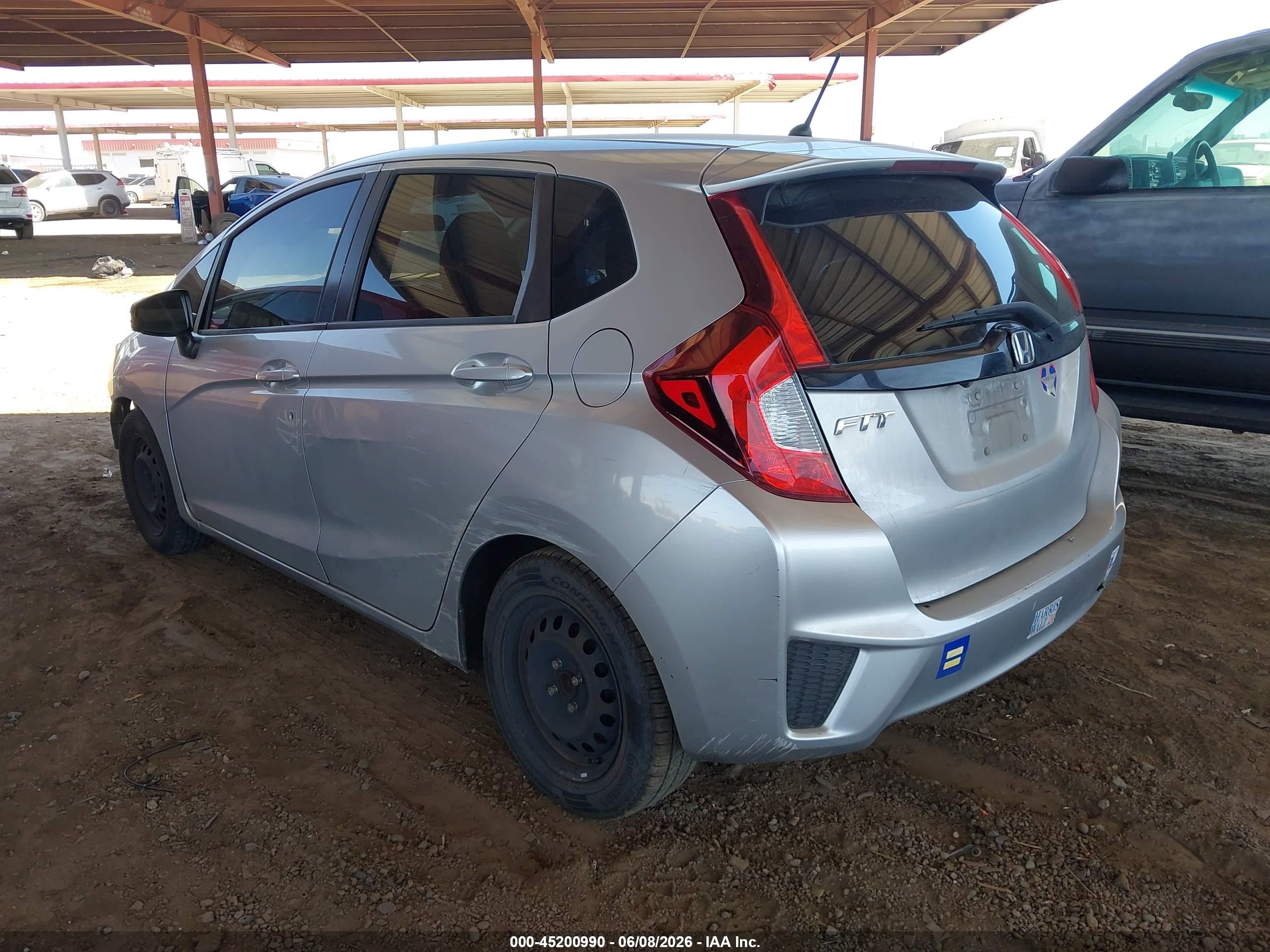 2015 Honda Fit Lx Серебряный vin: 3HGGK5H51FM783682