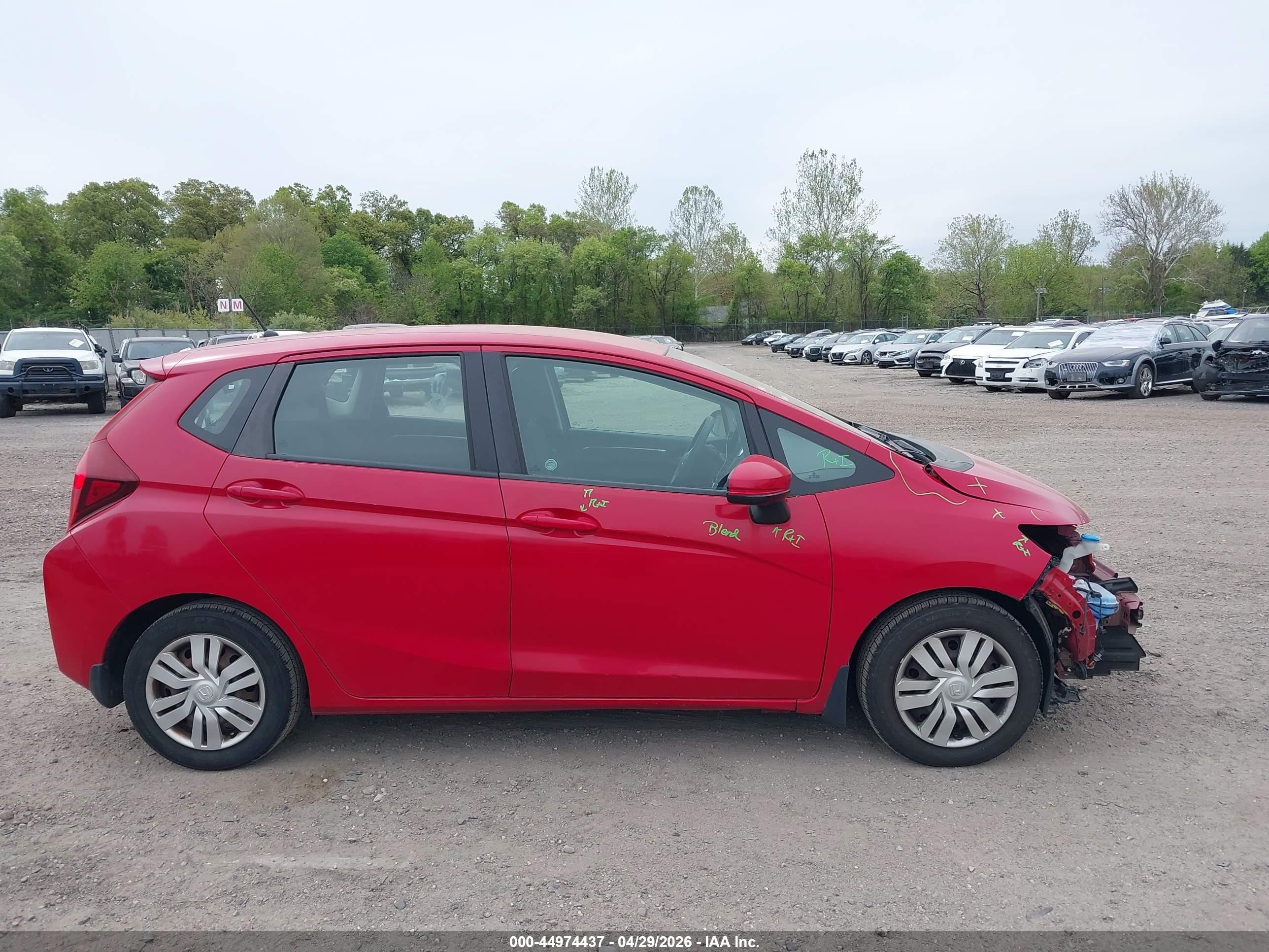 2016 Honda Fit Lx Красный vin: 3HGGK5H51GM701581