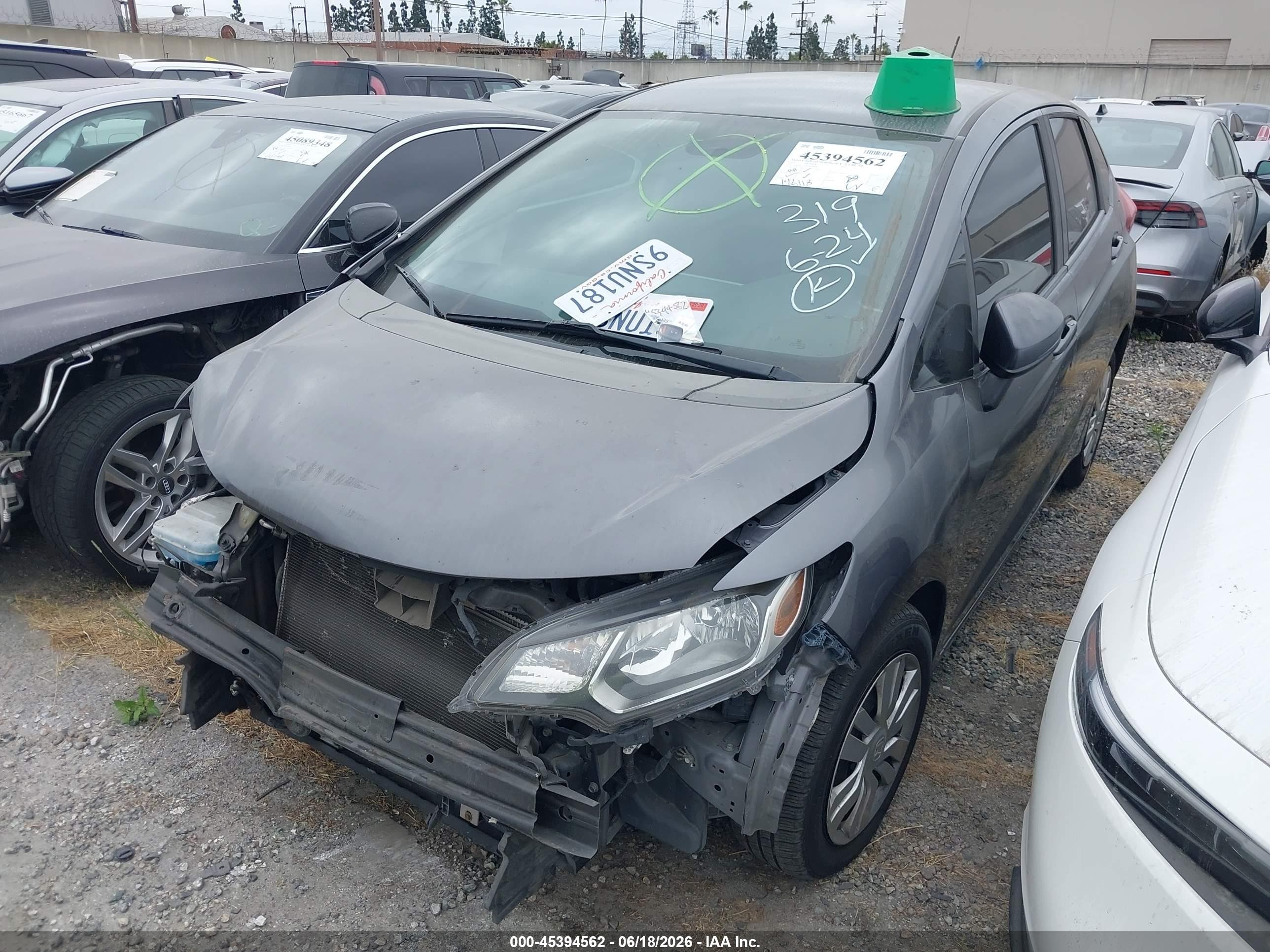 2015 Honda Fit Lx Gray vin: 3HGGK5H52FM705878