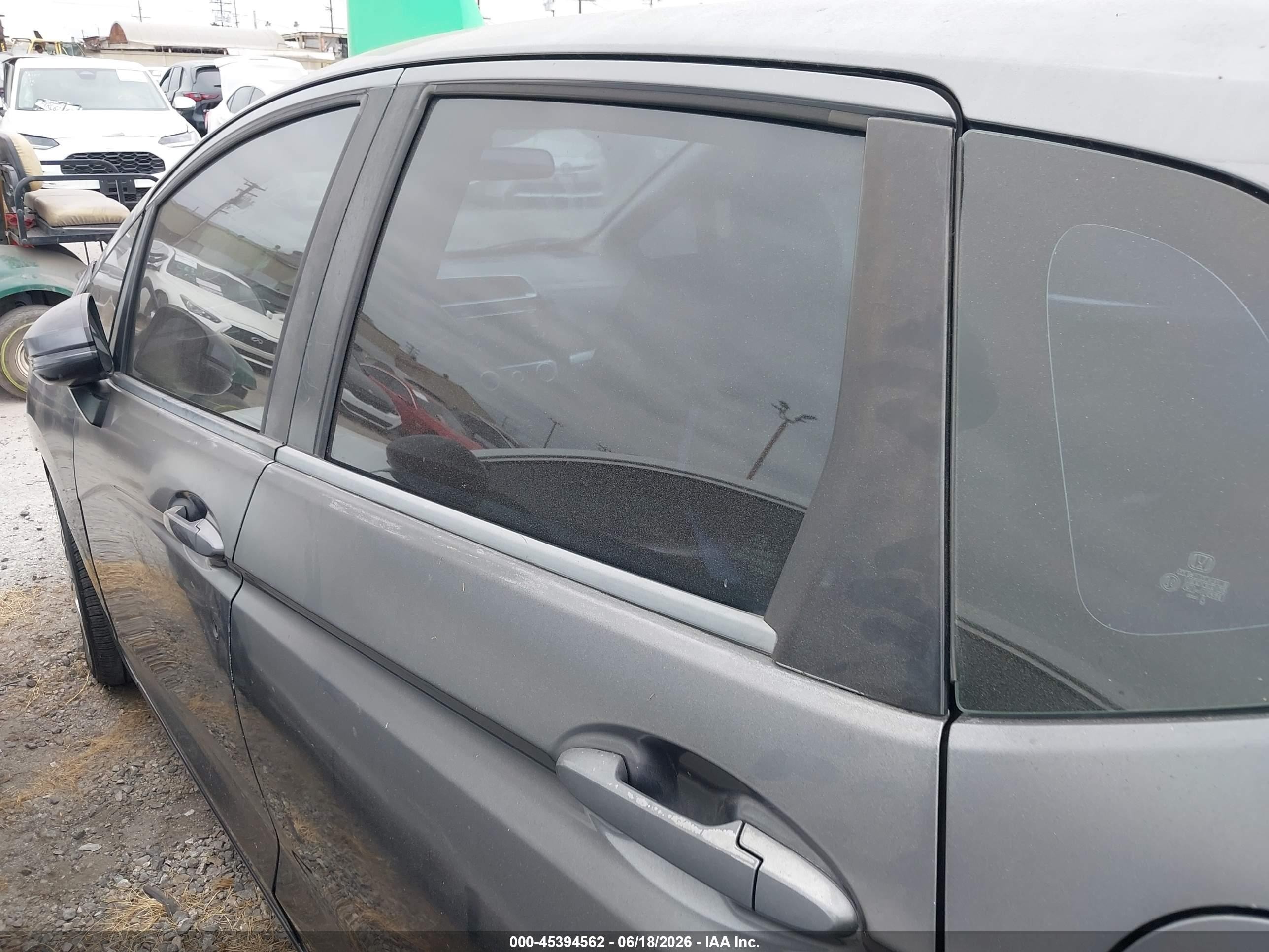 2015 Honda Fit Lx Gray vin: 3HGGK5H52FM705878