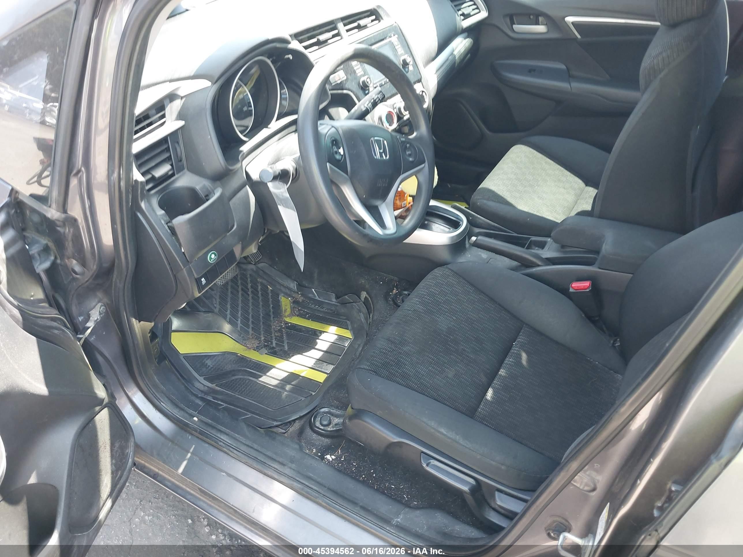 2015 Honda Fit Lx Gray vin: 3HGGK5H52FM705878