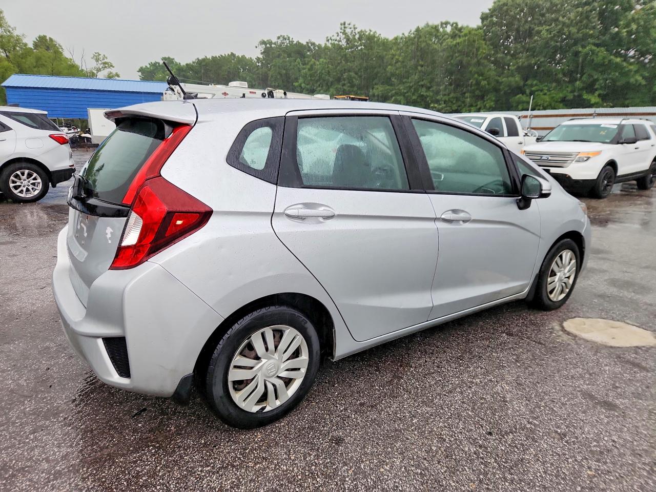 2015 Honda Fit Lx Silver vin: 3HGGK5H52FM714659