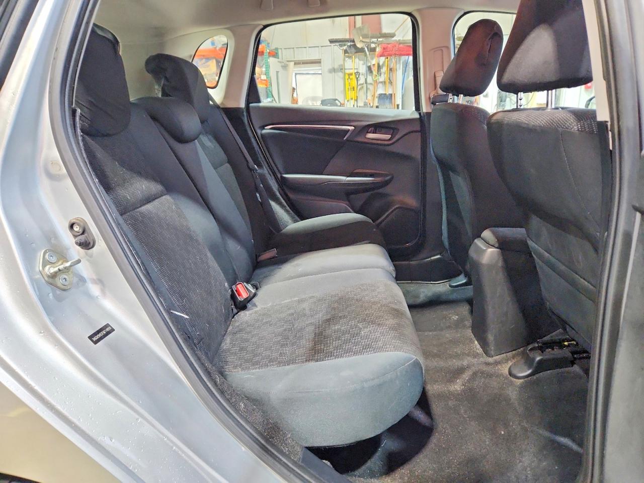 2015 Honda Fit Lx Silver vin: 3HGGK5H52FM714659