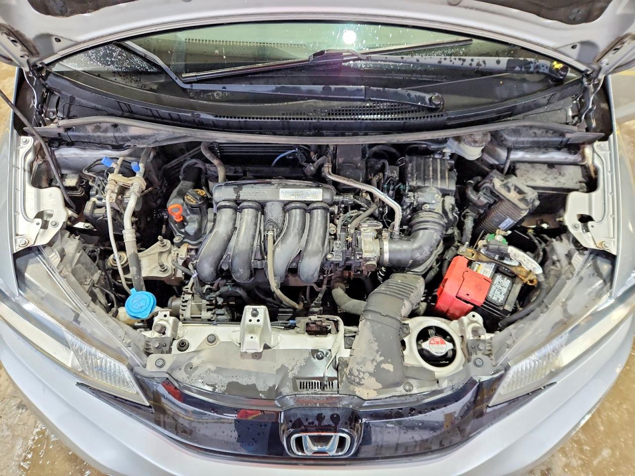2015 Honda Fit Lx Silver vin: 3HGGK5H52FM714659