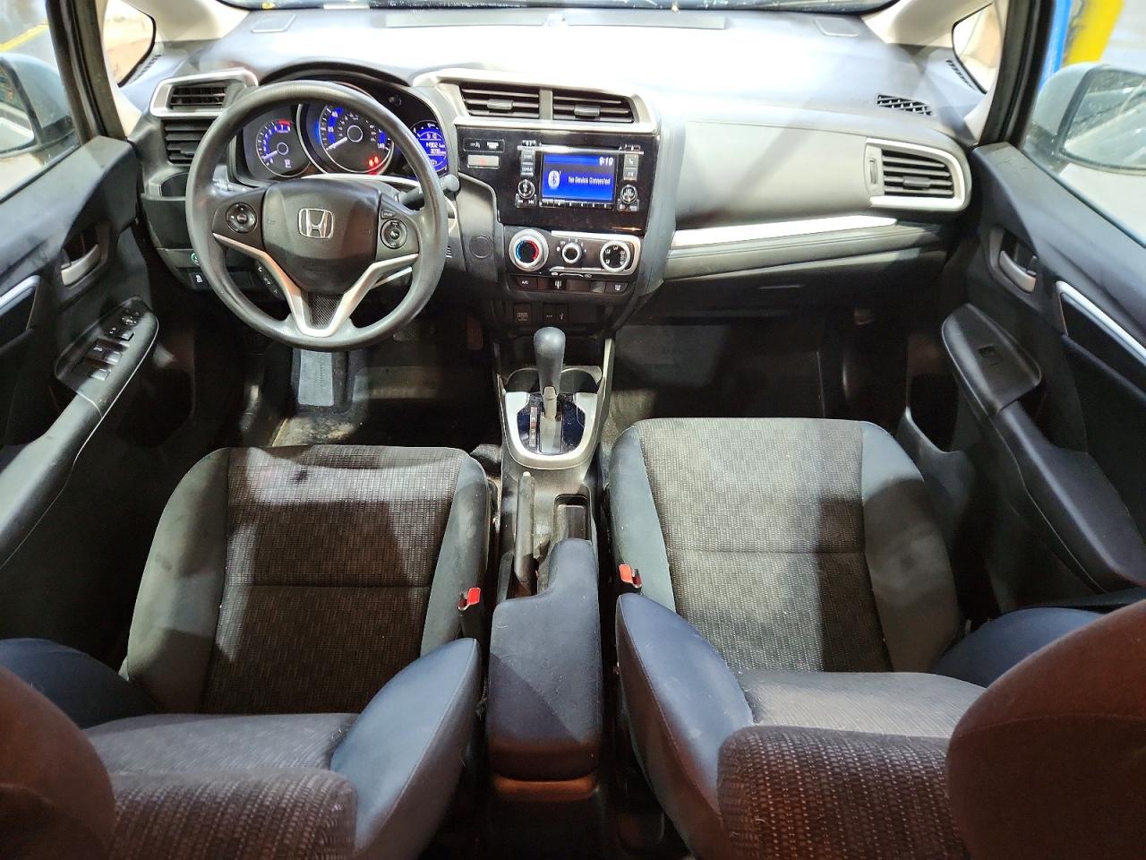 2015 Honda Fit Lx Silver vin: 3HGGK5H52FM714659