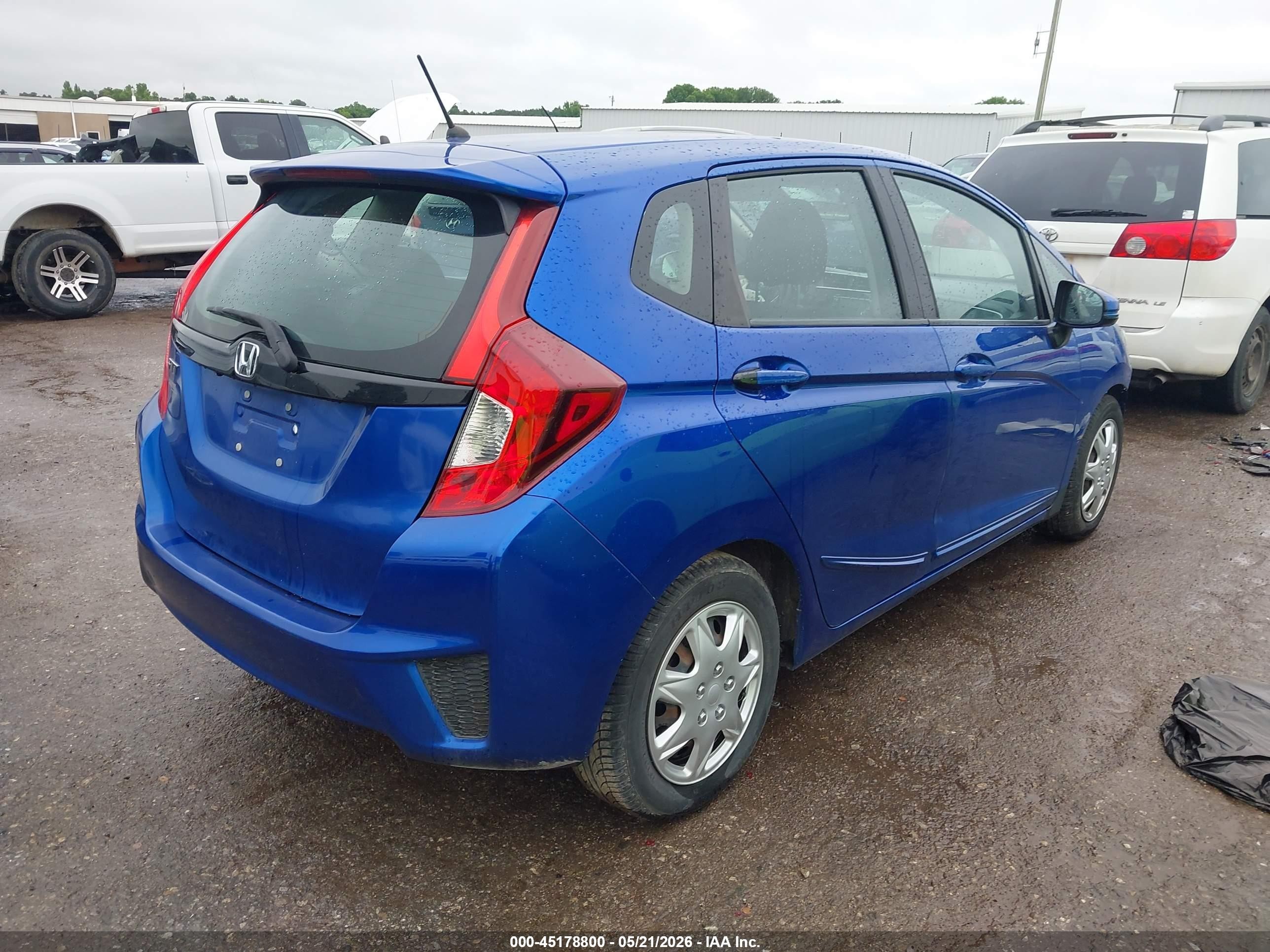 2015 Honda Fit Lx Blue vin: 3HGGK5H52FM758354