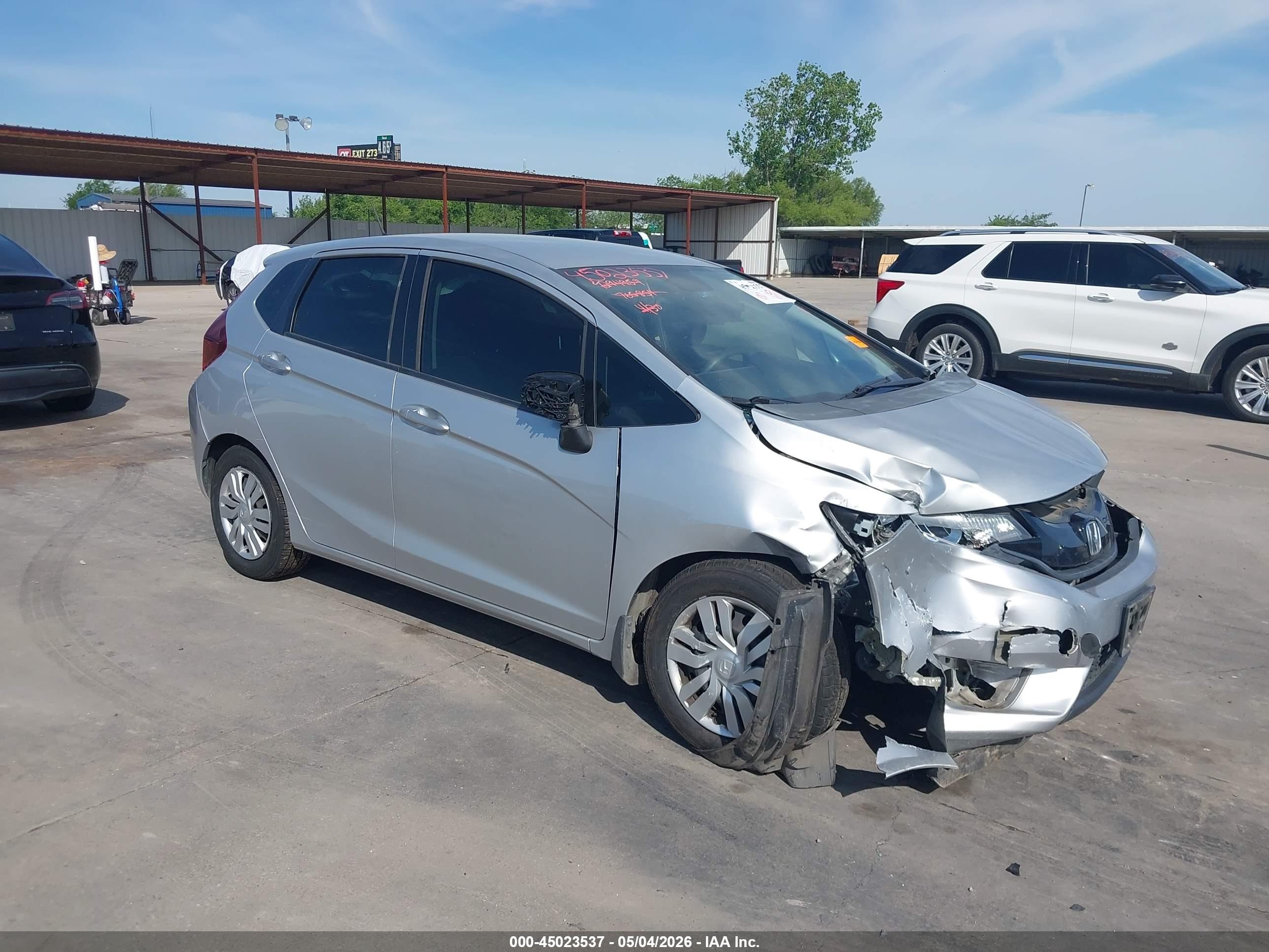 2015 Honda Fit Lx Серебряный vin: 3HGGK5H52FM765854