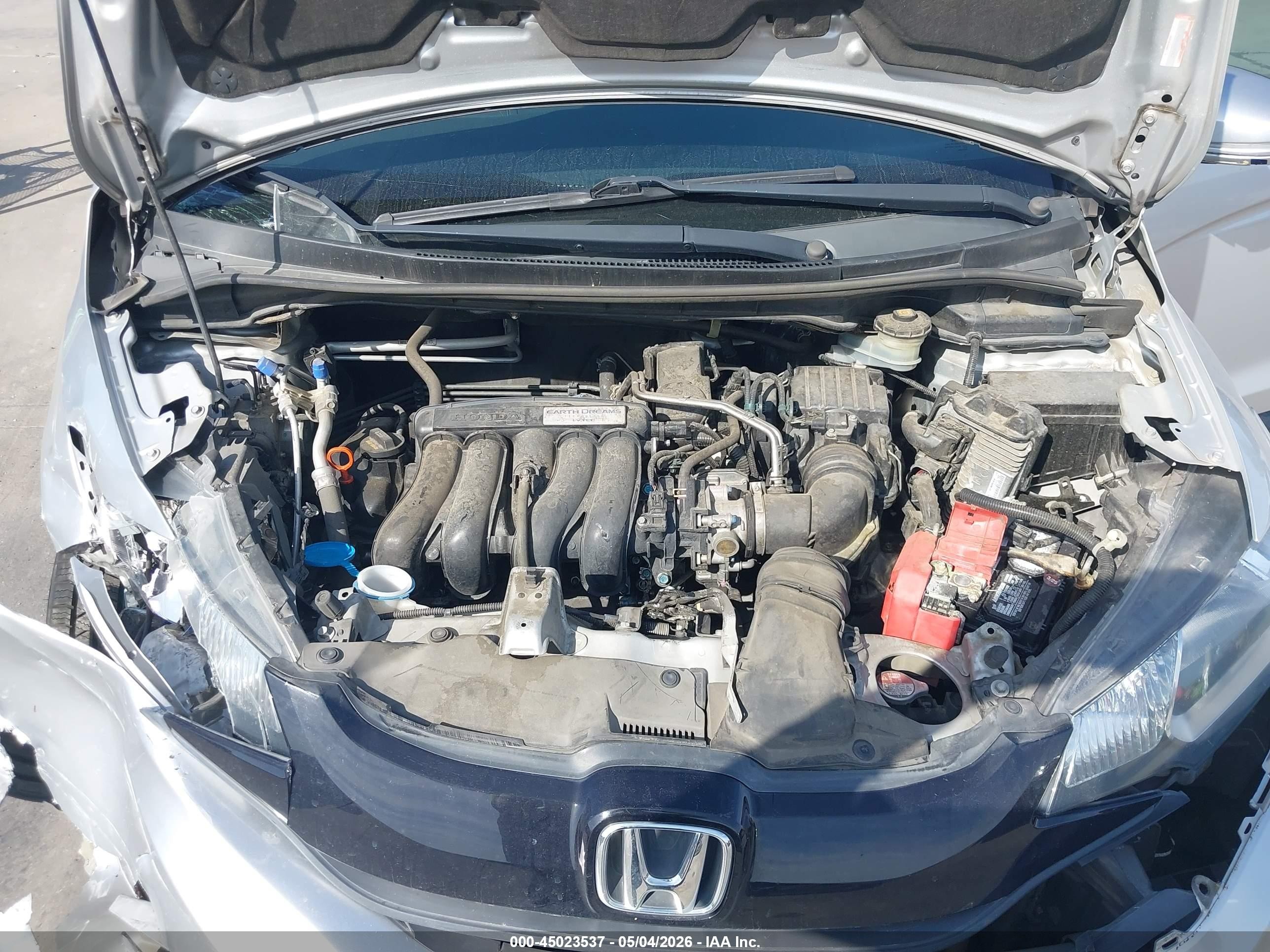 2015 Honda Fit Lx Серебряный vin: 3HGGK5H52FM765854
