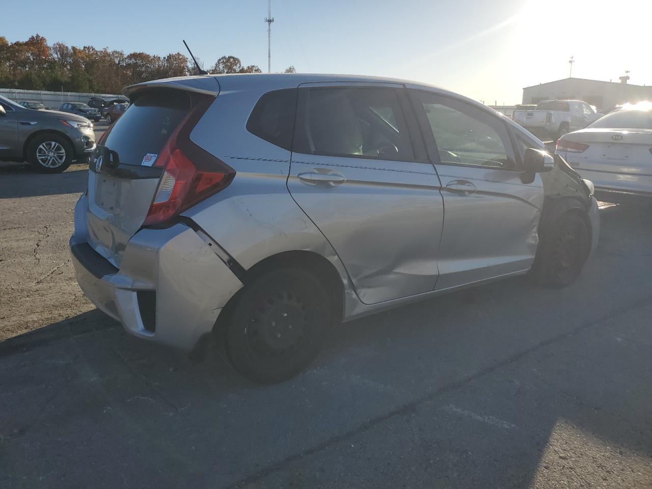 2015 Honda Fit Lx Silver vin: 3HGGK5H52FM768365