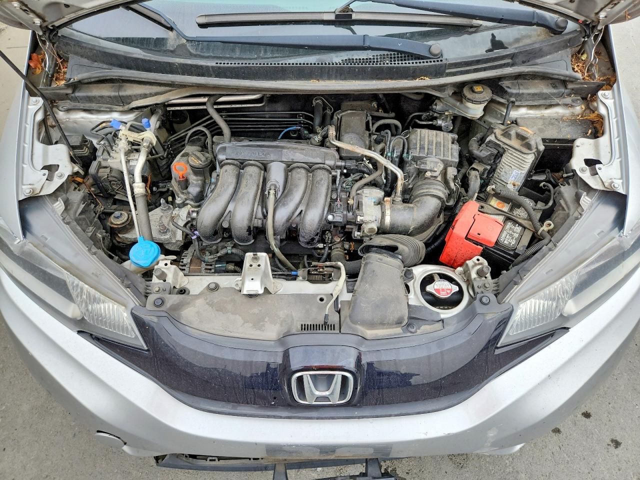 2015 Honda Fit Lx Silver vin: 3HGGK5H52FM786333