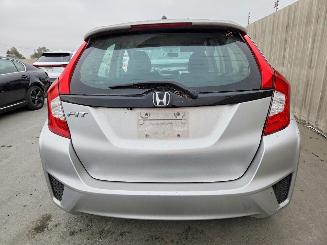 2015 Honda Fit Lx Silver vin: 3HGGK5H52FM786333