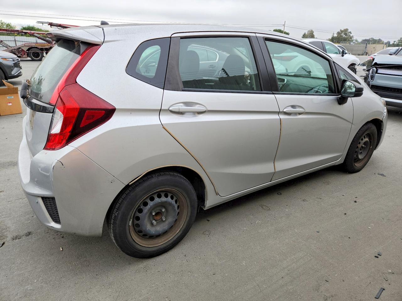 2015 Honda Fit Lx Silver vin: 3HGGK5H52FM786333