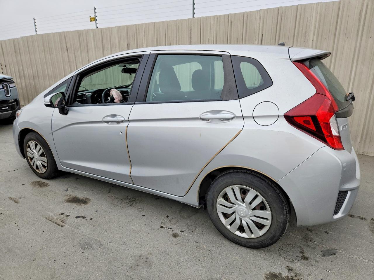 2015 Honda Fit Lx Silver vin: 3HGGK5H52FM786333
