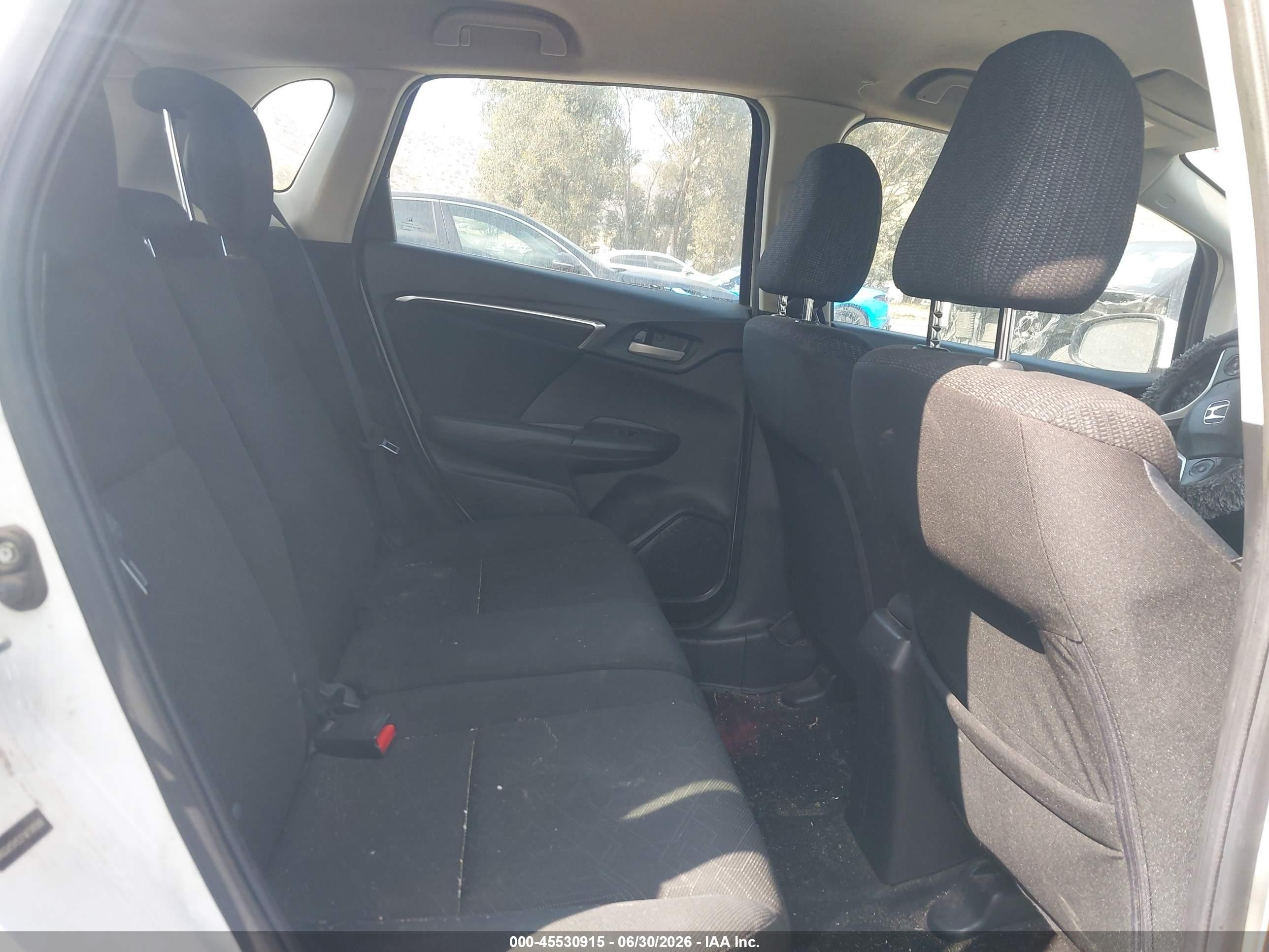 2015 Honda Fit Lx White vin: 3HGGK5H52FM786588