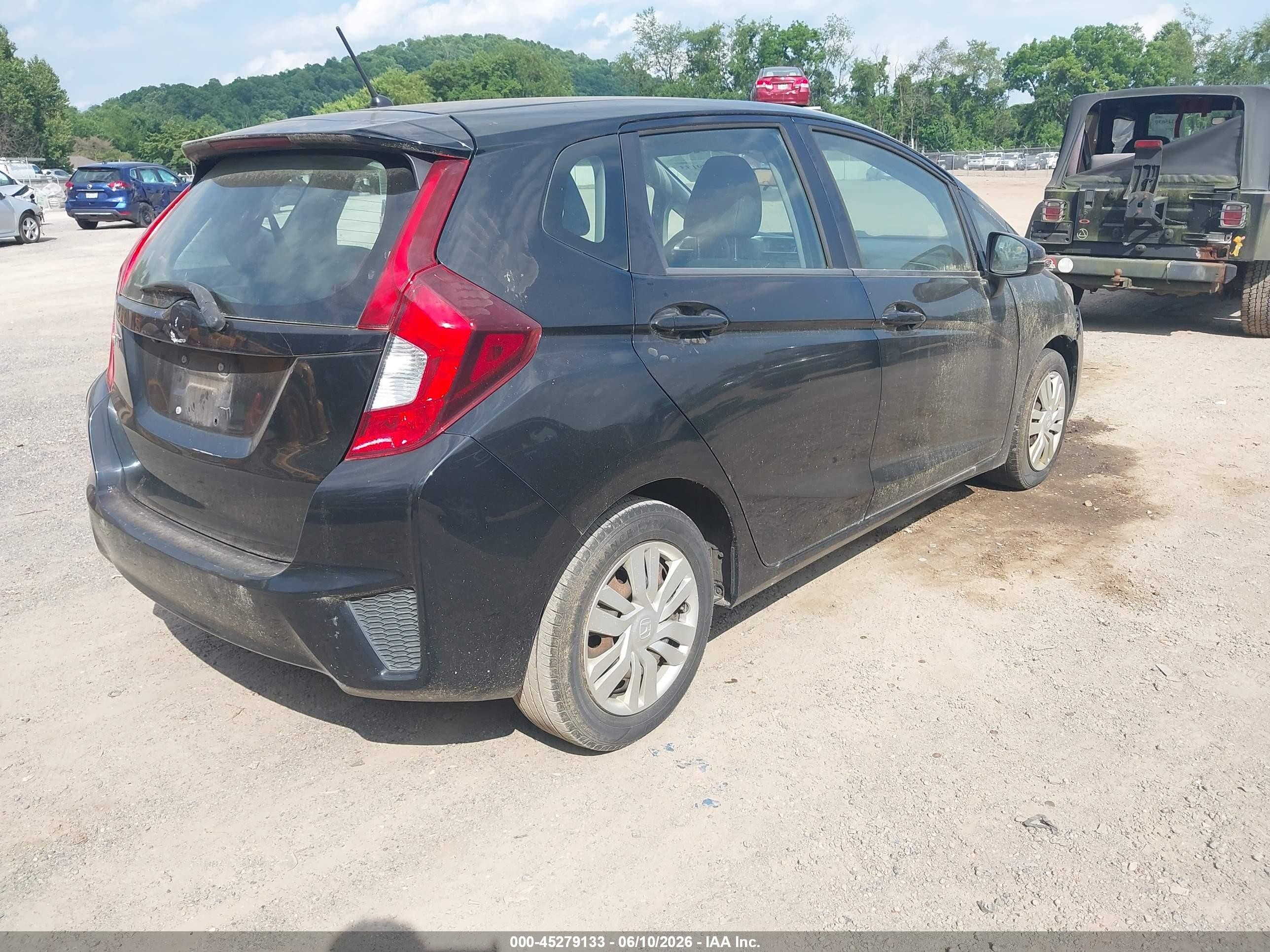2015 Honda Fit Lx Черный vin: 3HGGK5H53FM744060