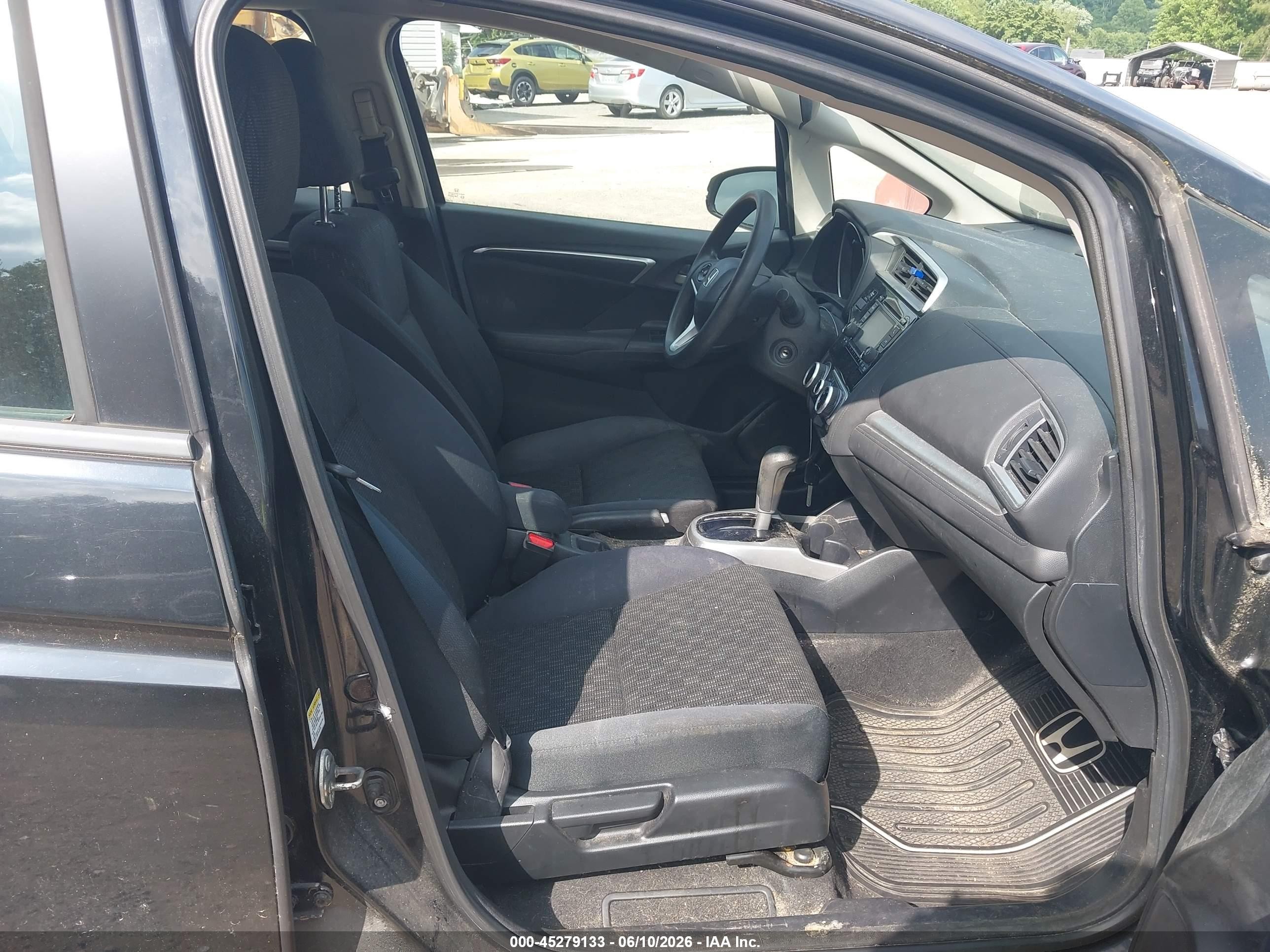 2015 Honda Fit Lx Черный vin: 3HGGK5H53FM744060