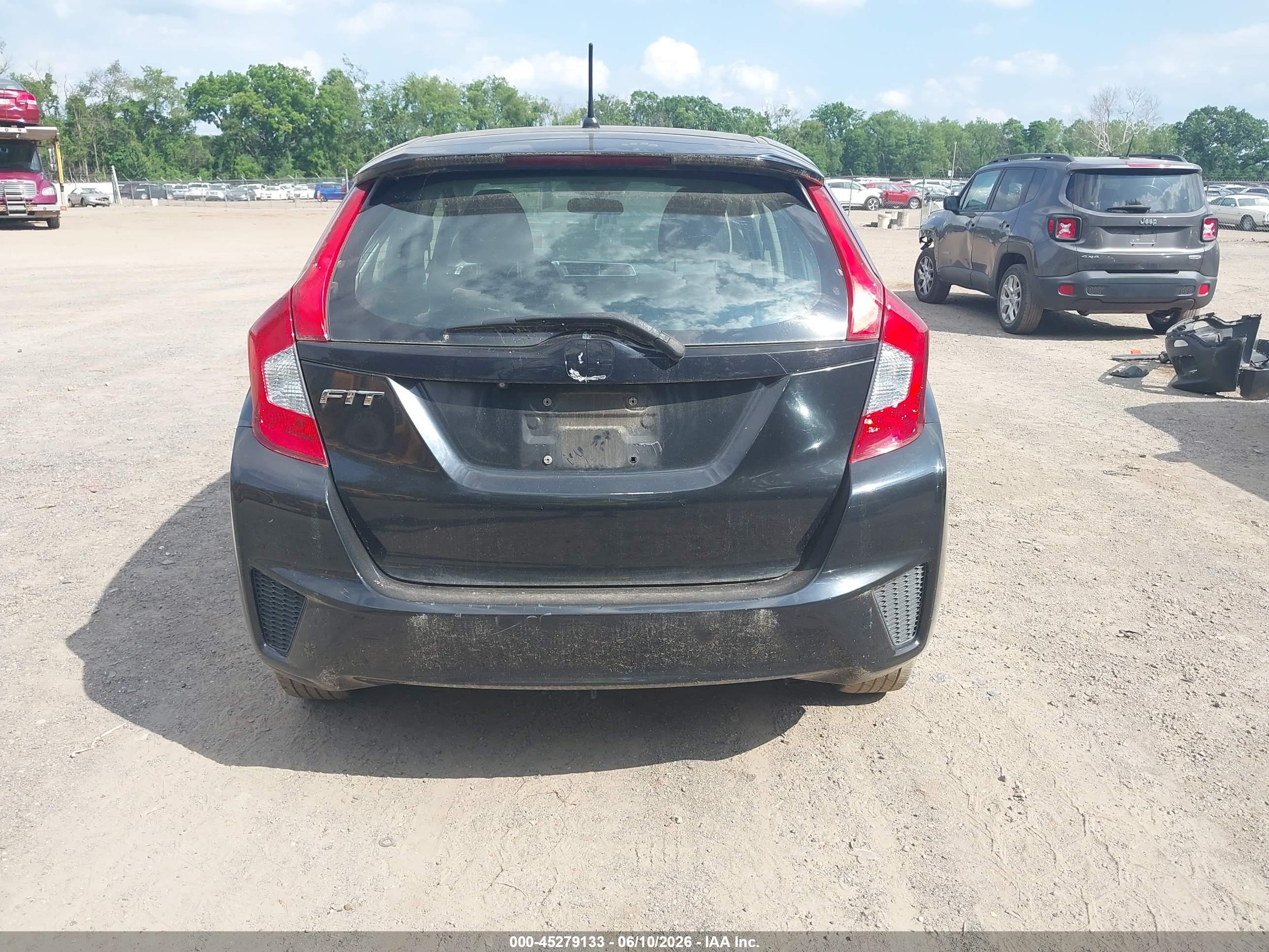 2015 Honda Fit Lx Черный vin: 3HGGK5H53FM744060
