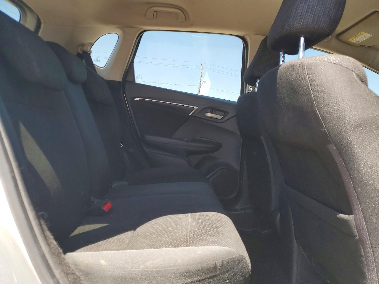 2015 Honda Fit Lx Silver vin: 3HGGK5H53FM764678