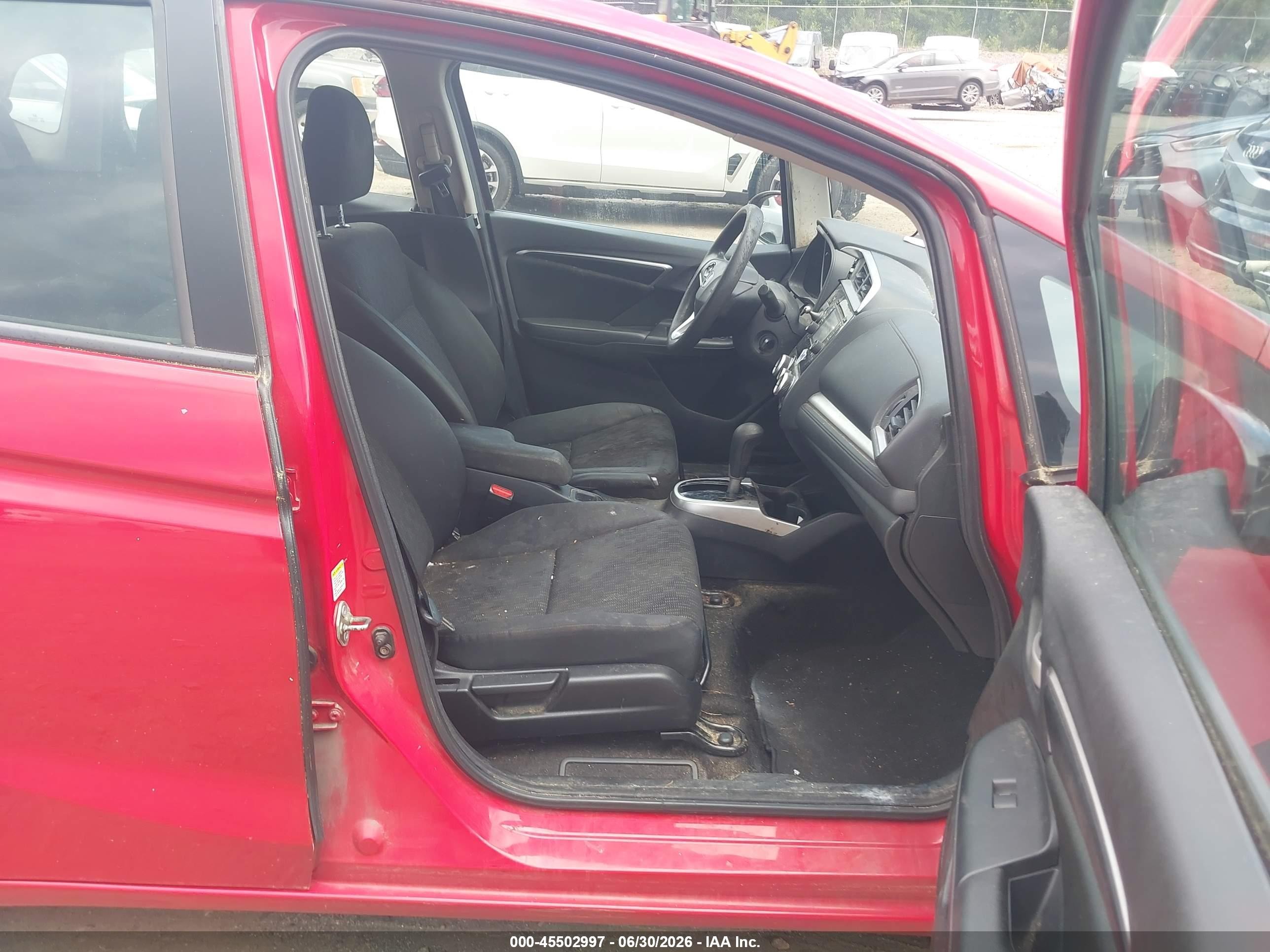 2015 Honda Fit Lx Red vin: 3HGGK5H53FM785384