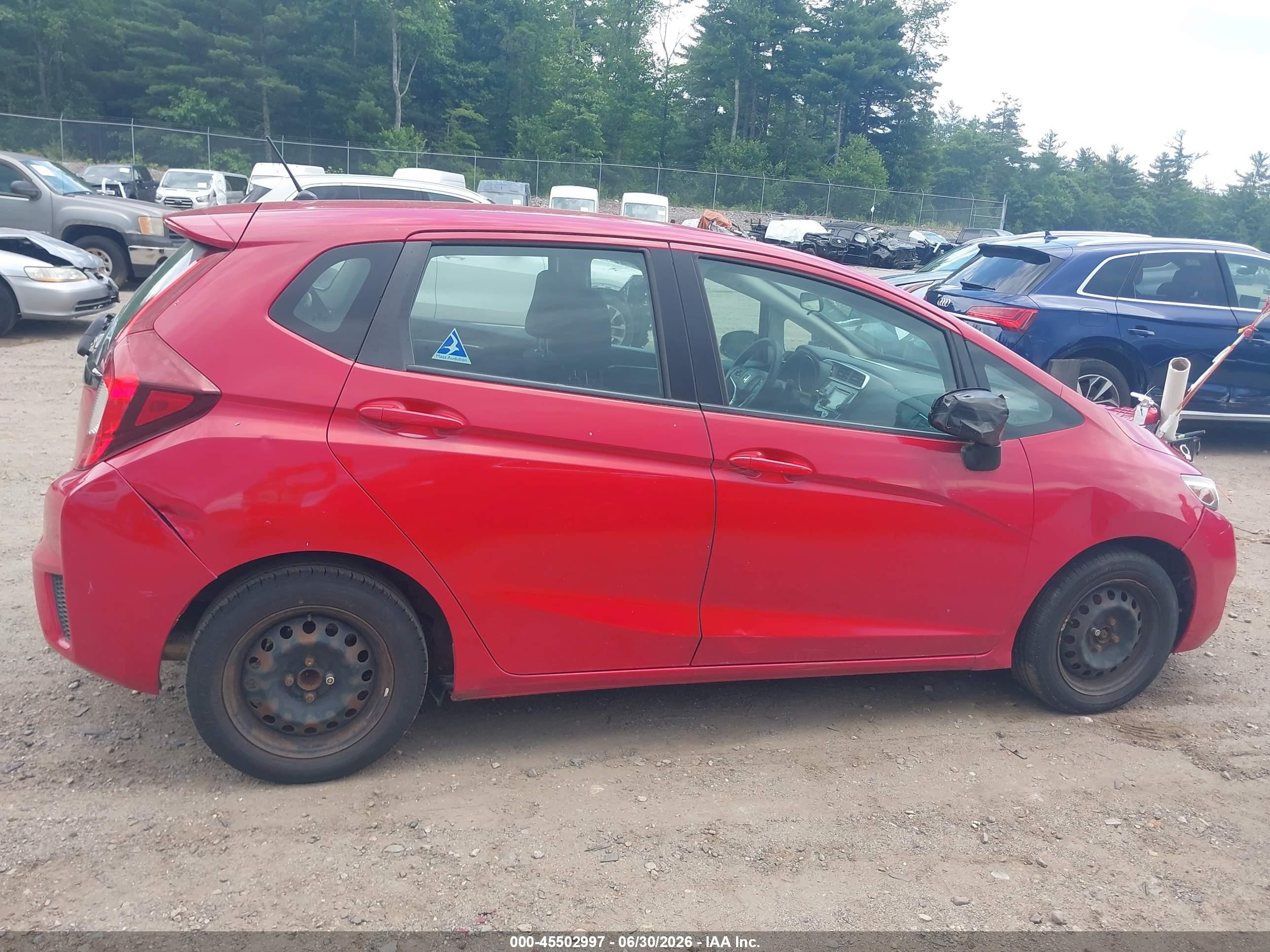 2015 Honda Fit Lx Red vin: 3HGGK5H53FM785384