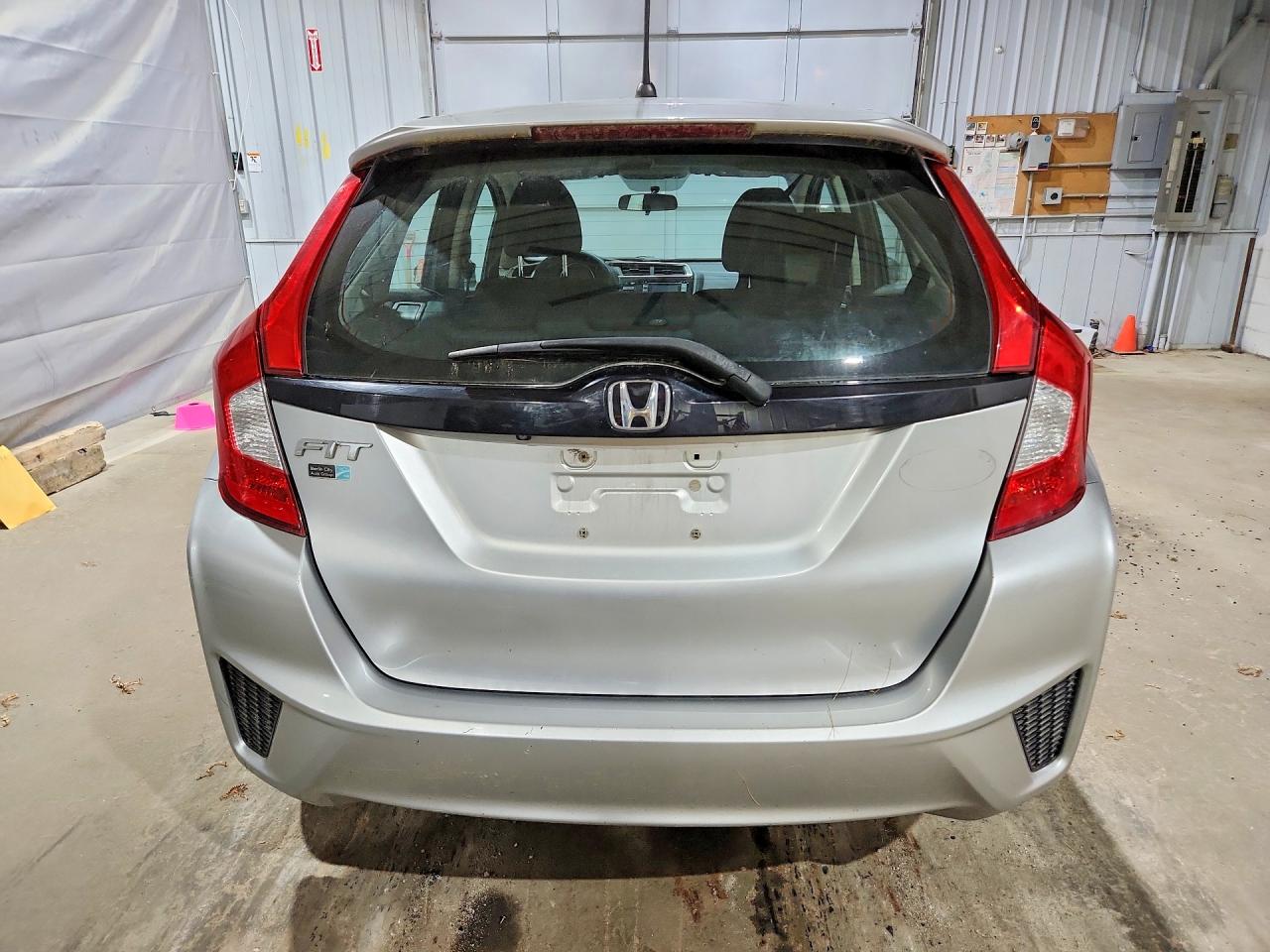 2015 Honda Fit Lx Silver vin: 3HGGK5H54FM710662