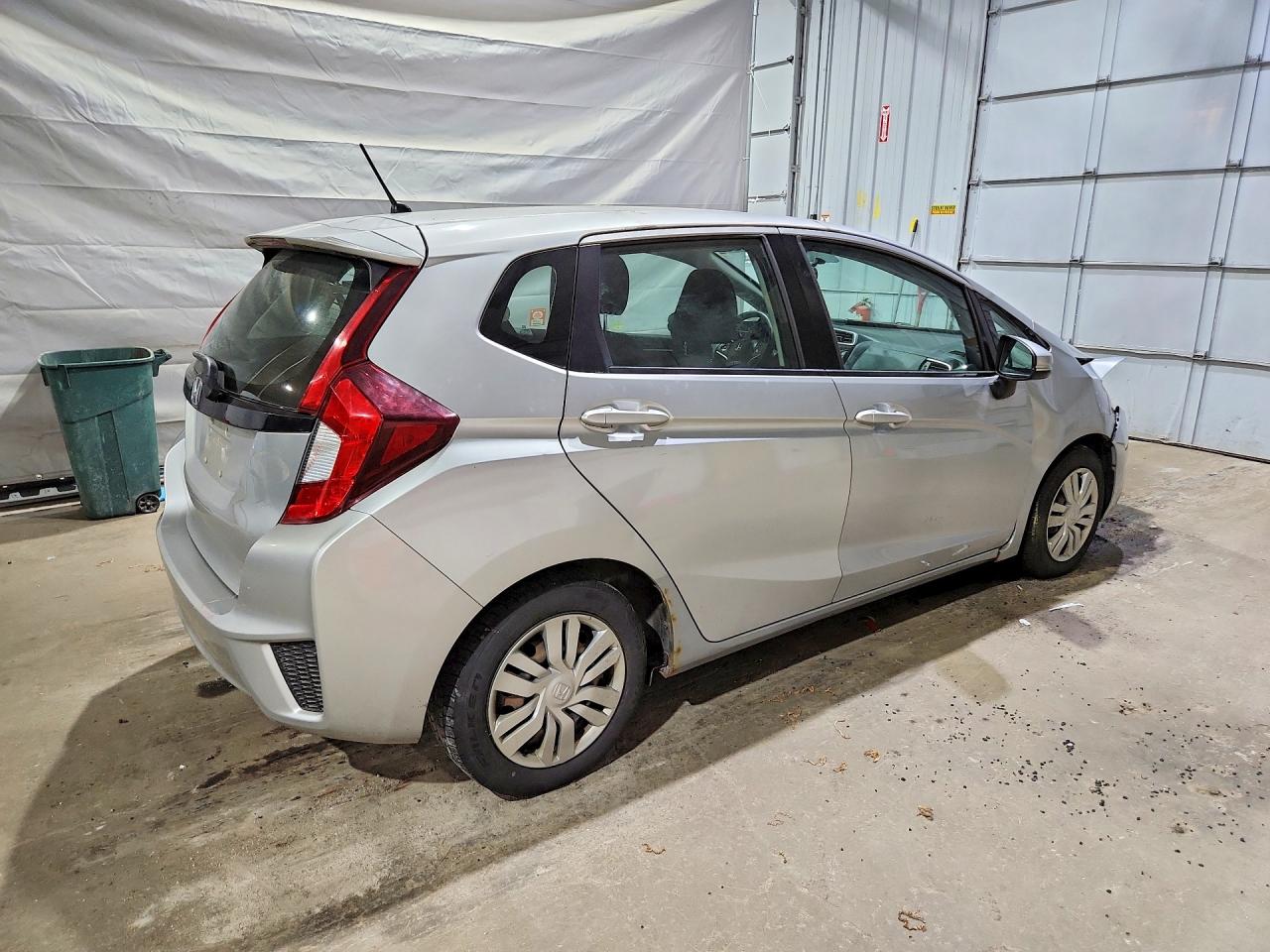 2015 Honda Fit Lx Silver vin: 3HGGK5H54FM710662