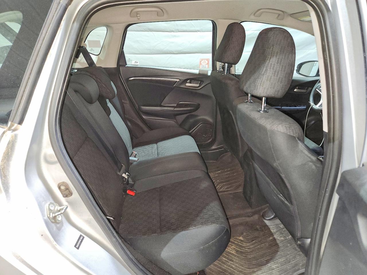 2015 Honda Fit Lx Silver vin: 3HGGK5H54FM710662
