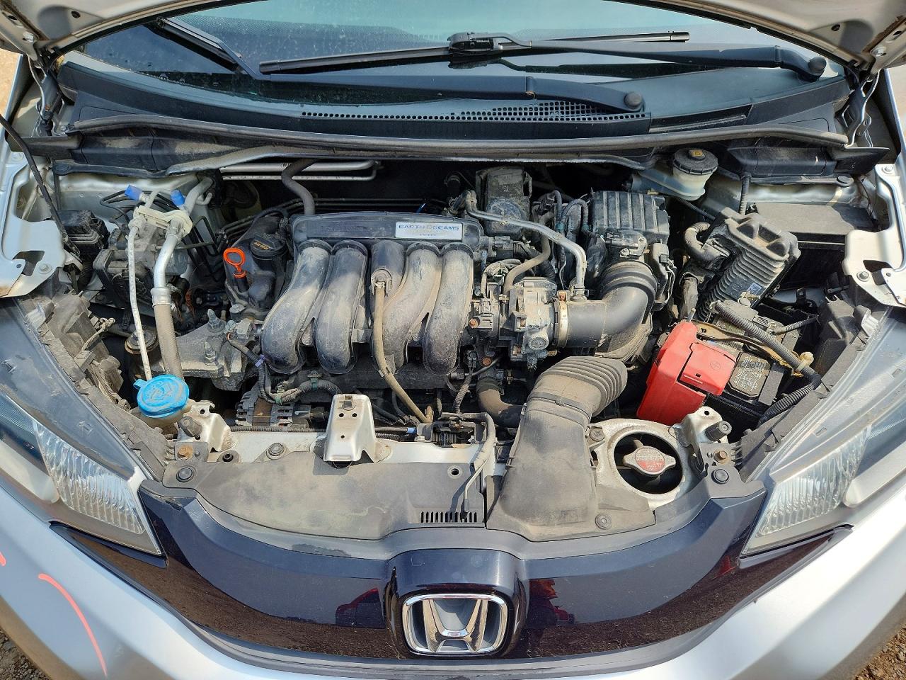 2015 Honda Fit Lx Silver vin: 3HGGK5H54FM738588