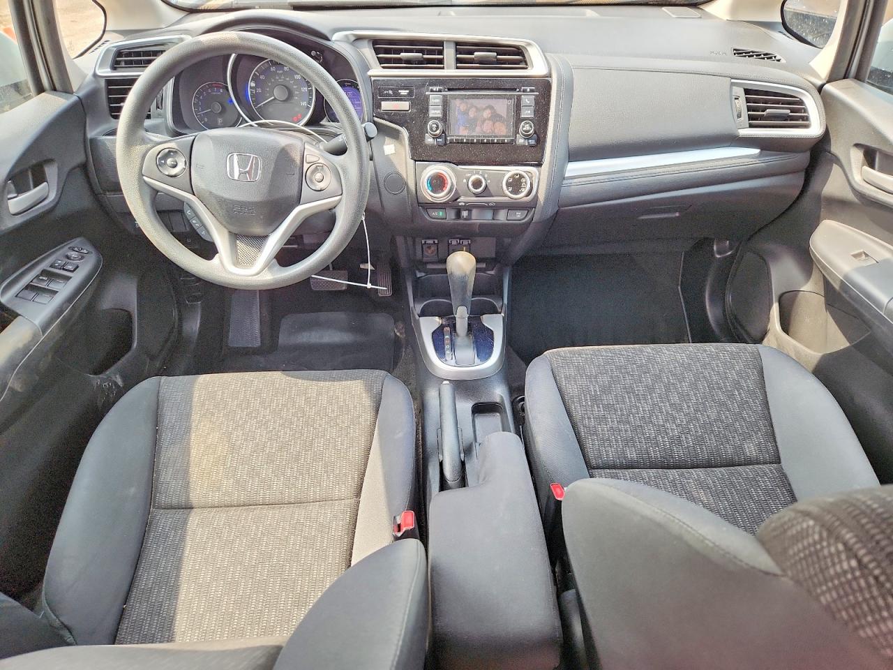2015 Honda Fit Lx Silver vin: 3HGGK5H54FM738588