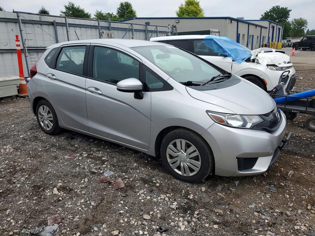 2015 Honda Fit Lx Silver vin: 3HGGK5H54FM784325