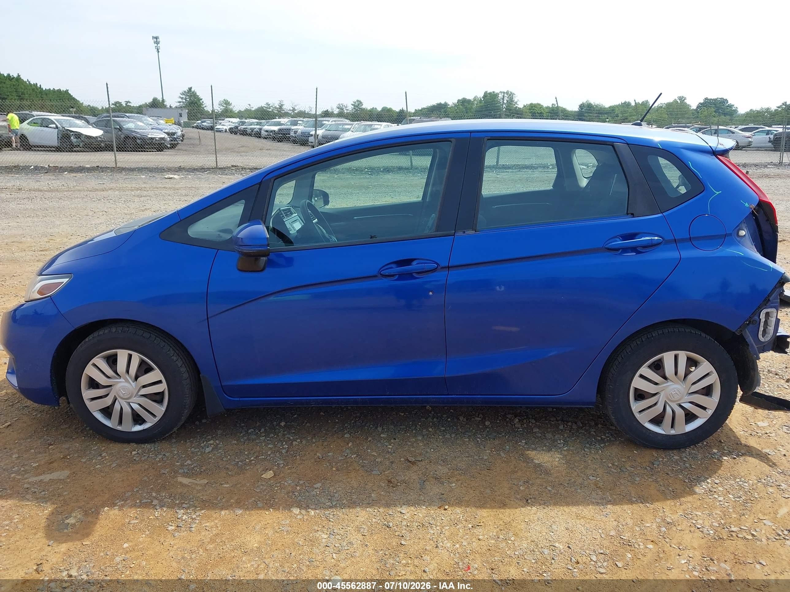 2015 Honda Fit Lx Синий vin: 3HGGK5H55FM735389