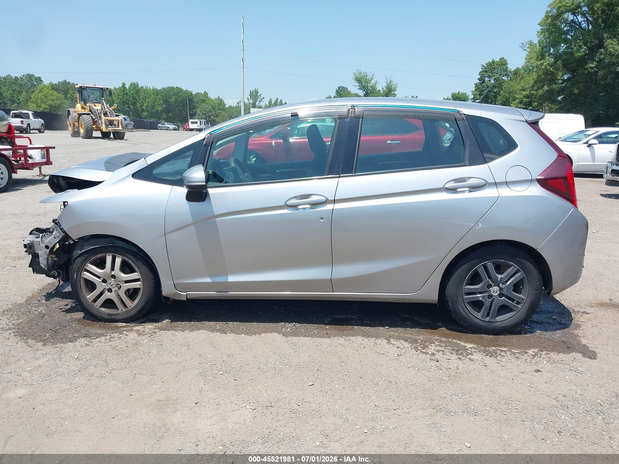 2017 Honda Fit Lx Silver vin: 3HGGK5H55HM710804