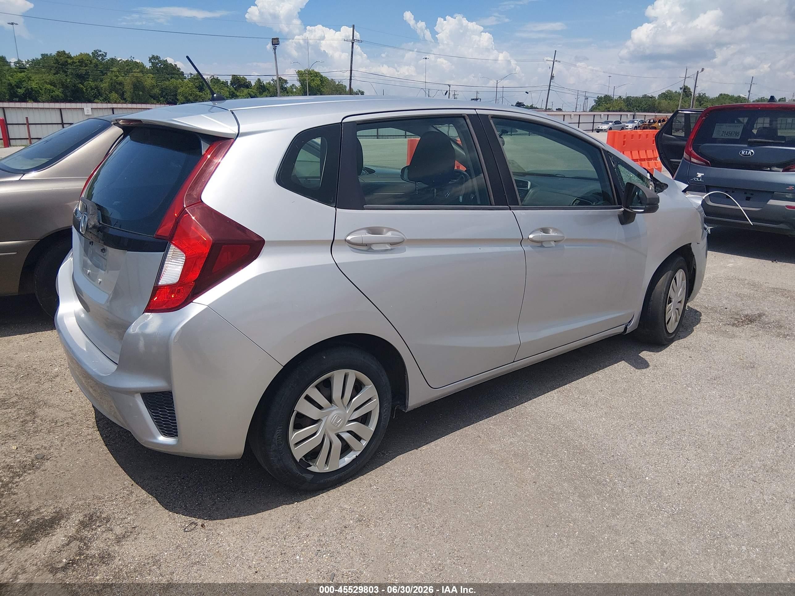 2015 Honda Fit Lx Silver vin: 3HGGK5H56FM712025