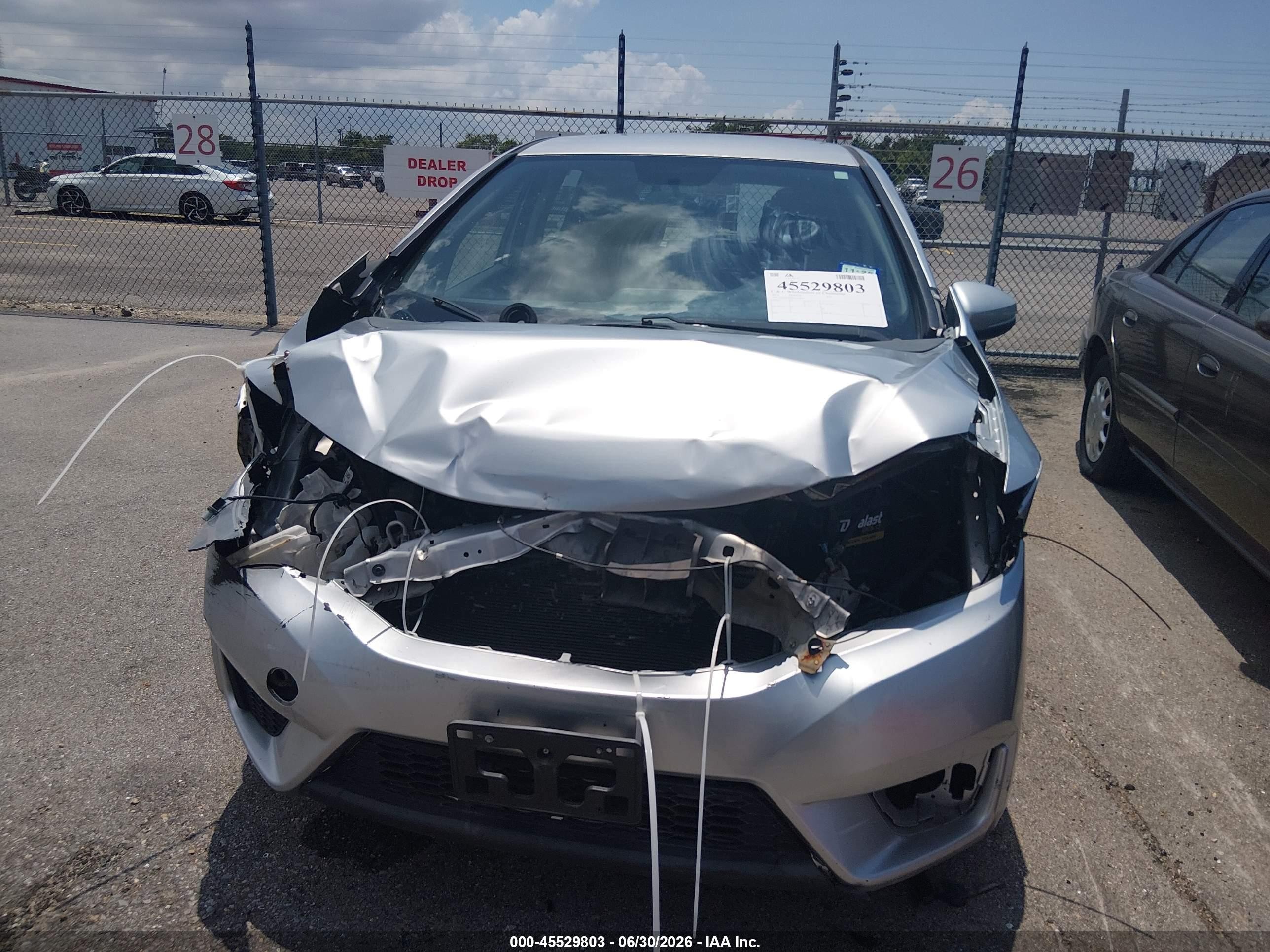 2015 Honda Fit Lx Silver vin: 3HGGK5H56FM712025