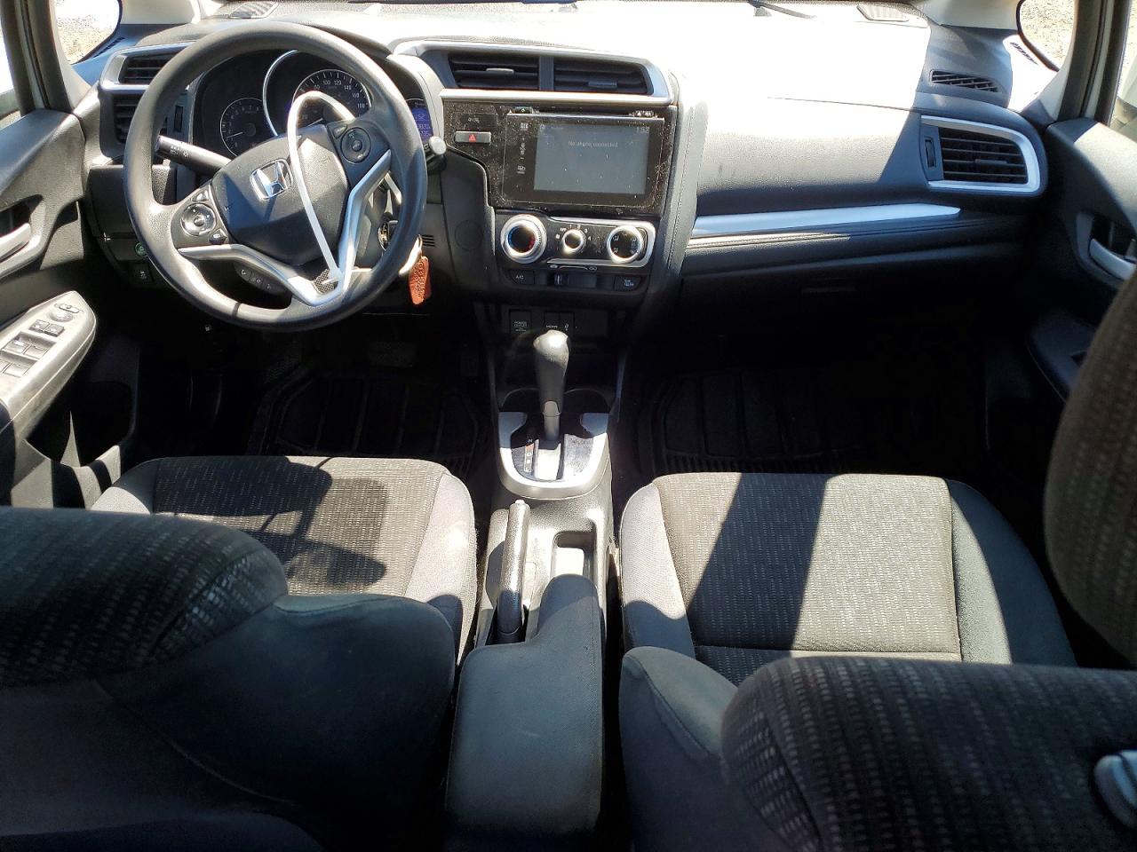 2015 Honda Fit Lx White vin: 3HGGK5H57FM107186