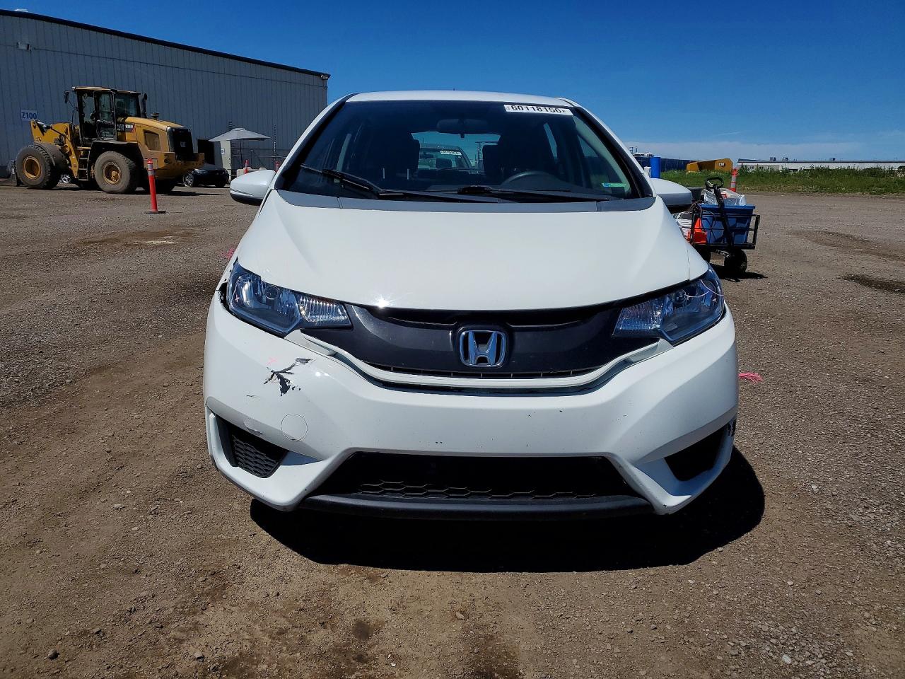2015 Honda Fit Lx White vin: 3HGGK5H57FM107186