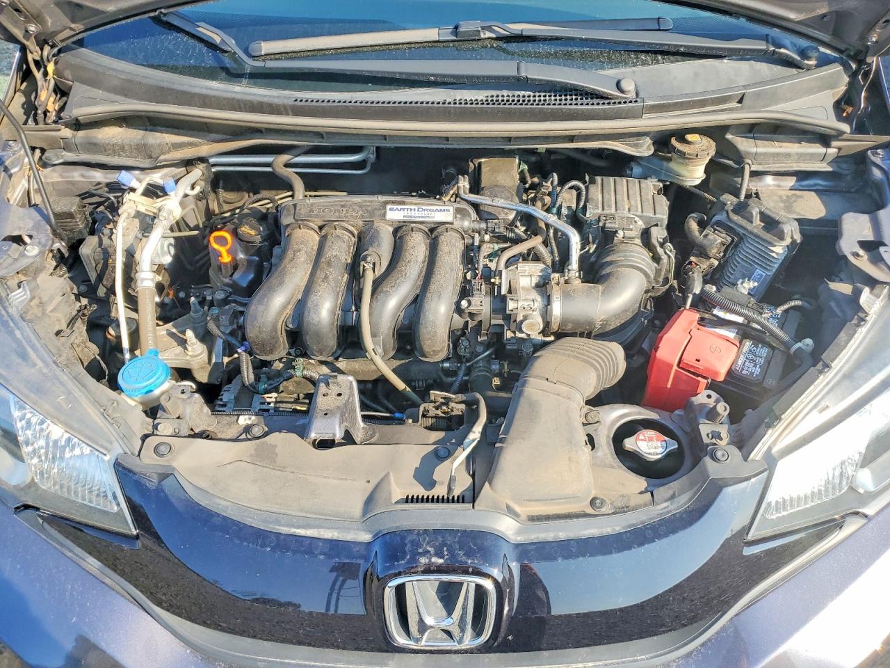 2015 Honda Fit Lx Silver vin: 3HGGK5H57FM726676