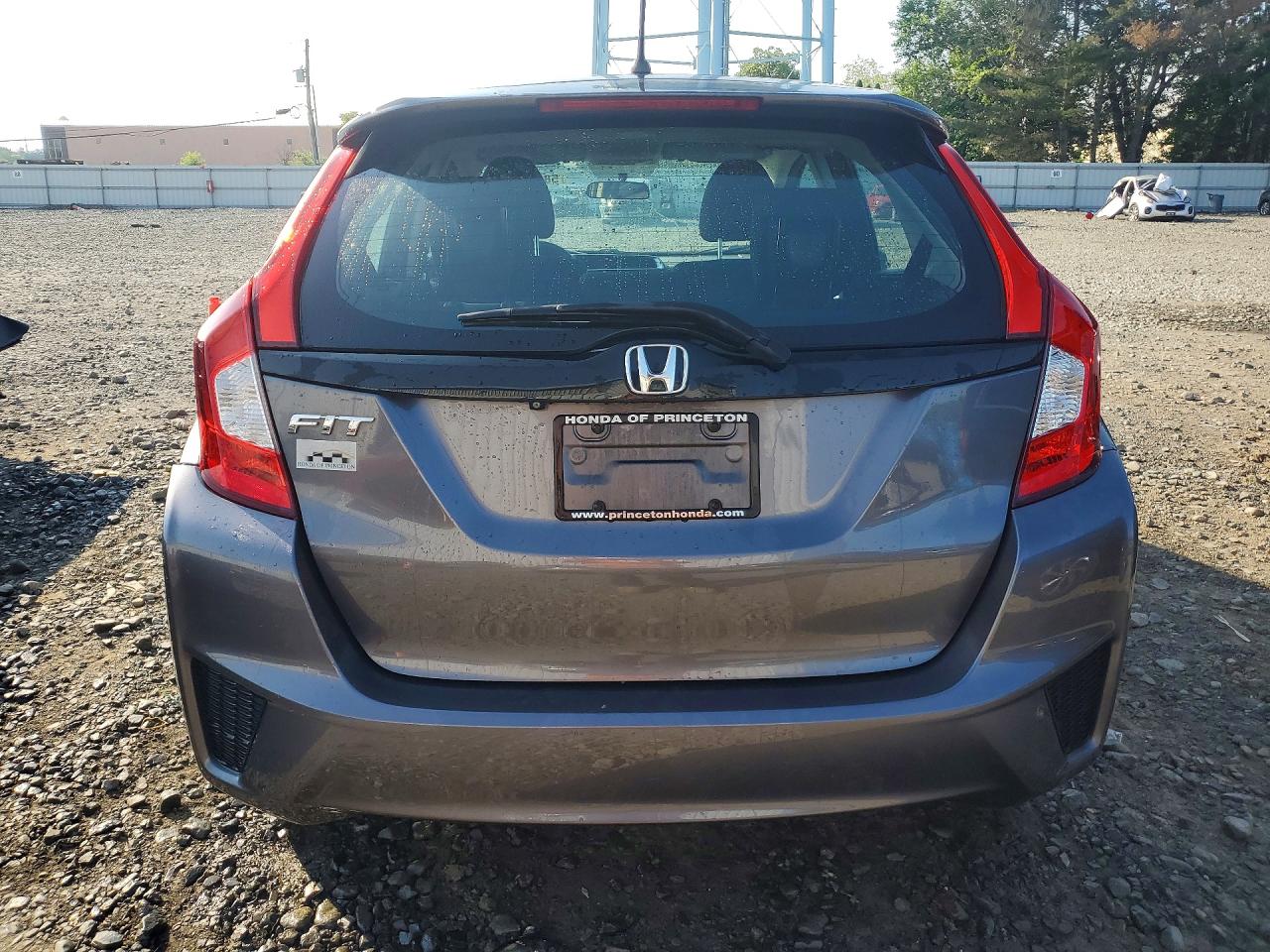 2015 Honda Fit Lx Silver vin: 3HGGK5H57FM726676