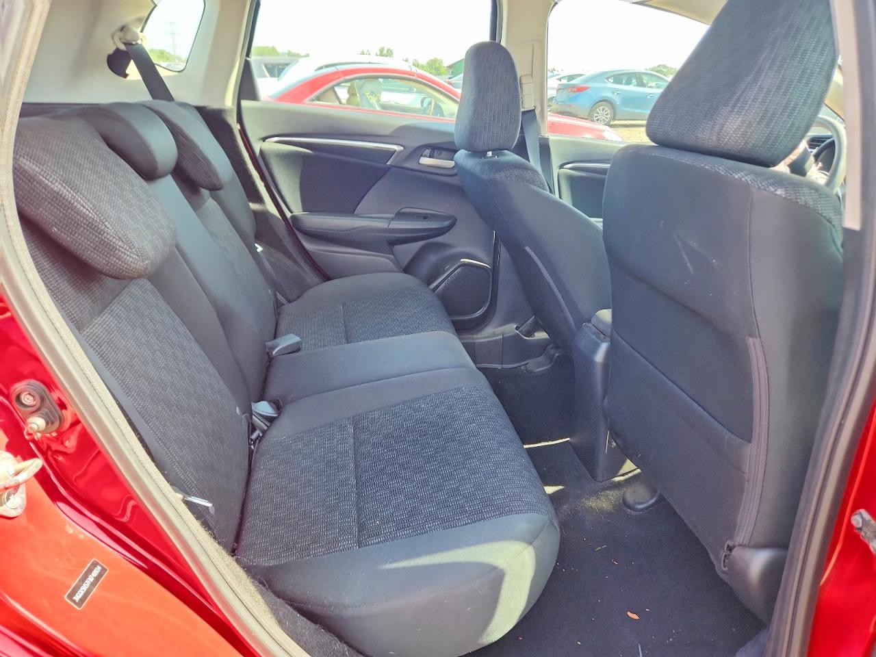 2015 Honda Fit Lx Red vin: 3HGGK5H57FM740934