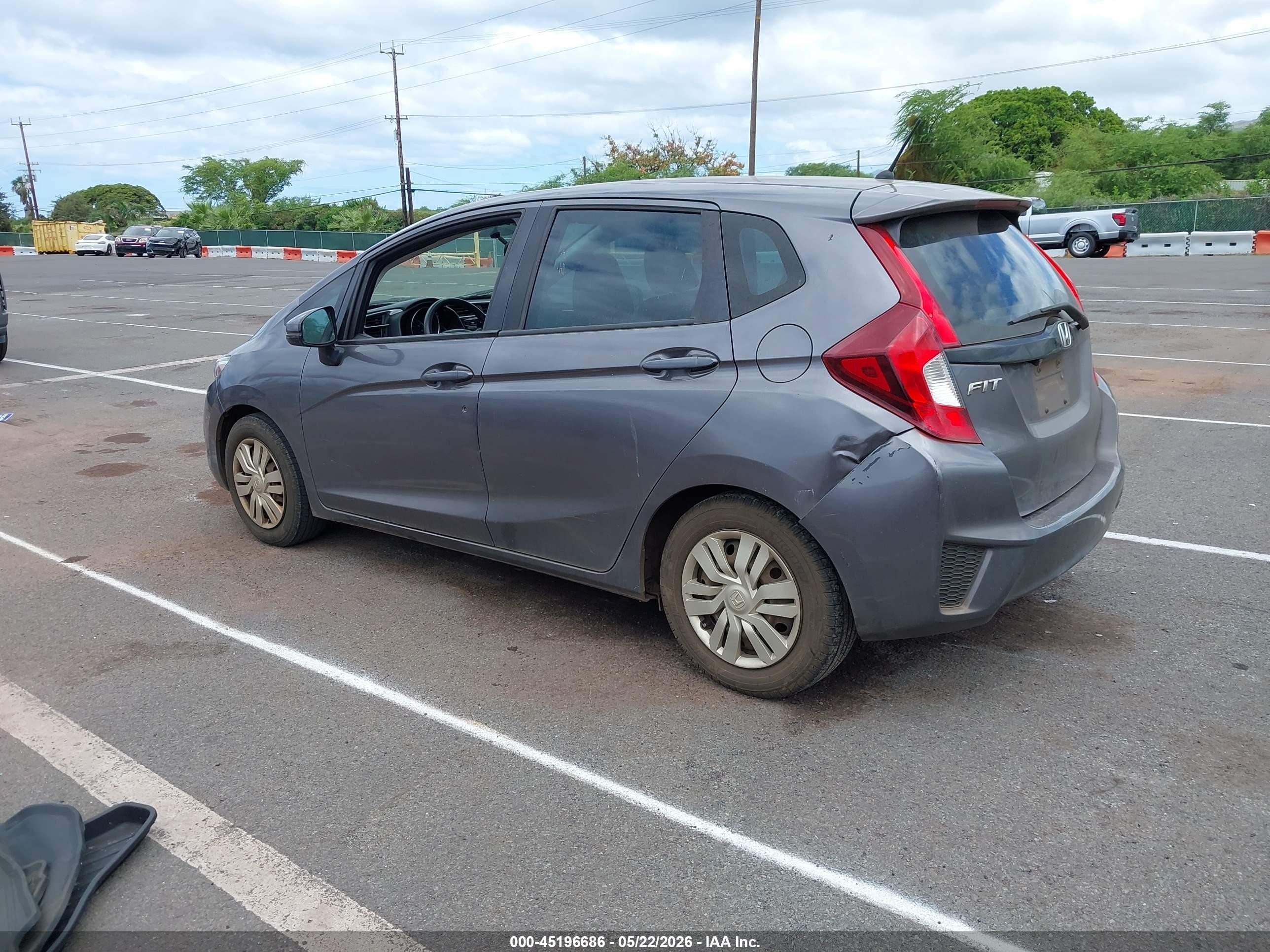 2015 Honda Fit Lx Серый vin: 3HGGK5H57FM755093