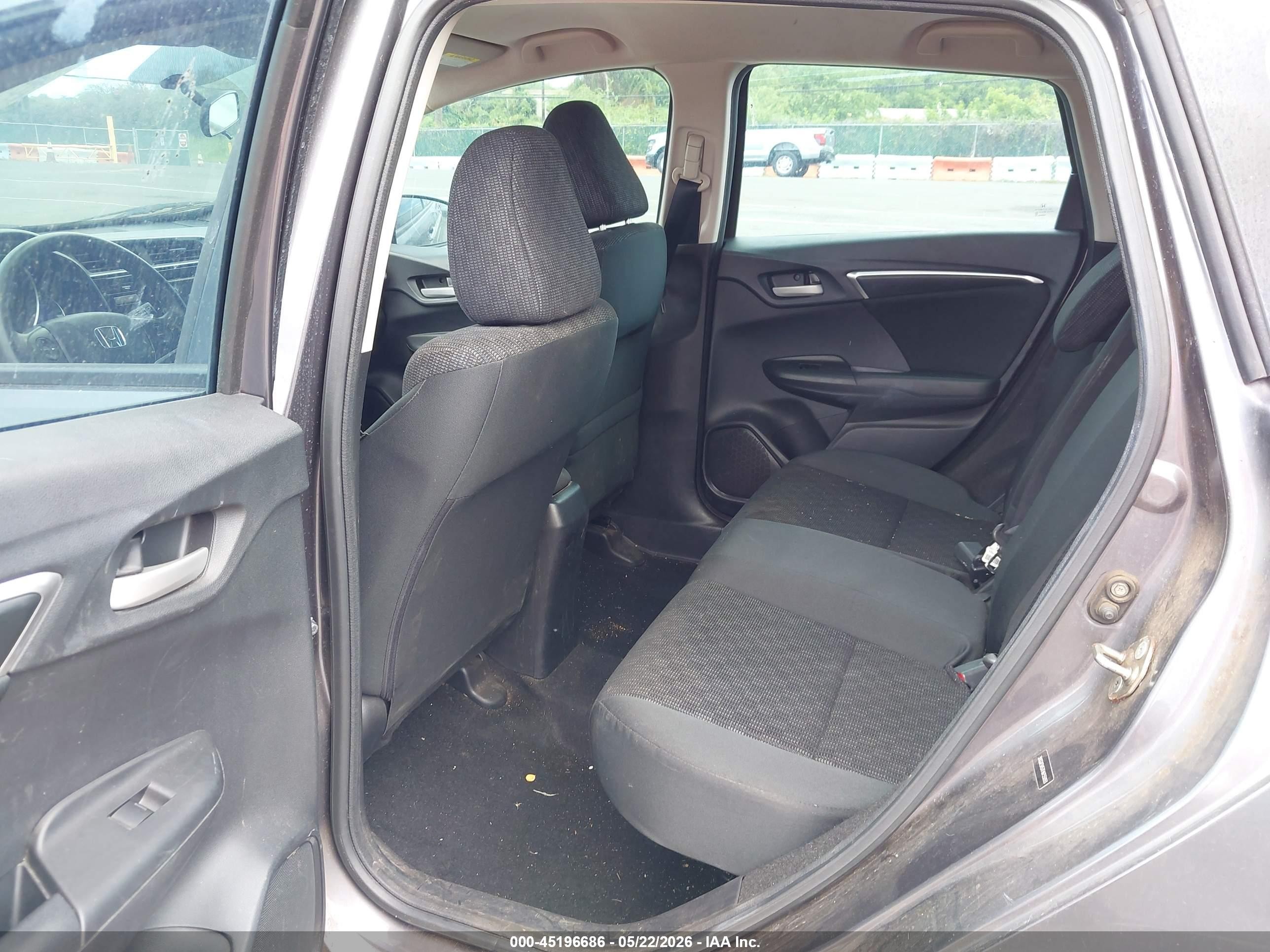 2015 Honda Fit Lx Серый vin: 3HGGK5H57FM755093