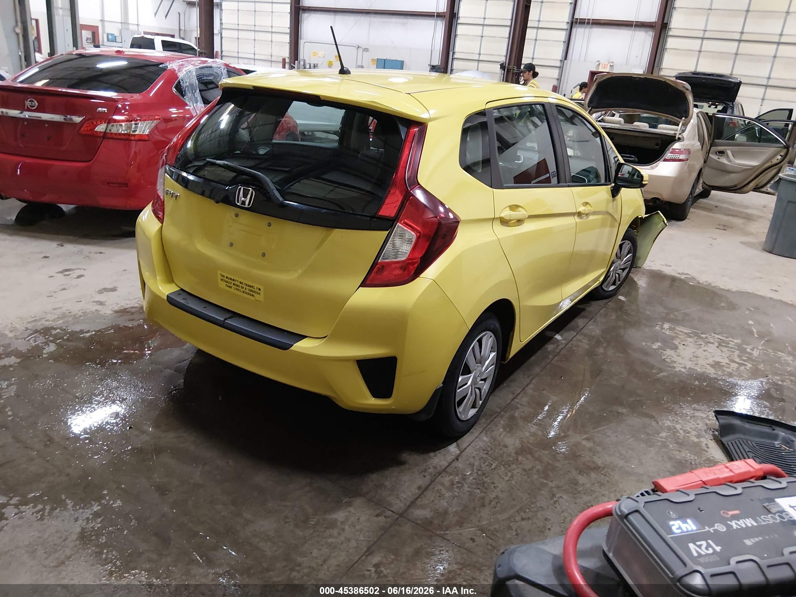 2015 Honda Fit Lx Yellow vin: 3HGGK5H57FM768989