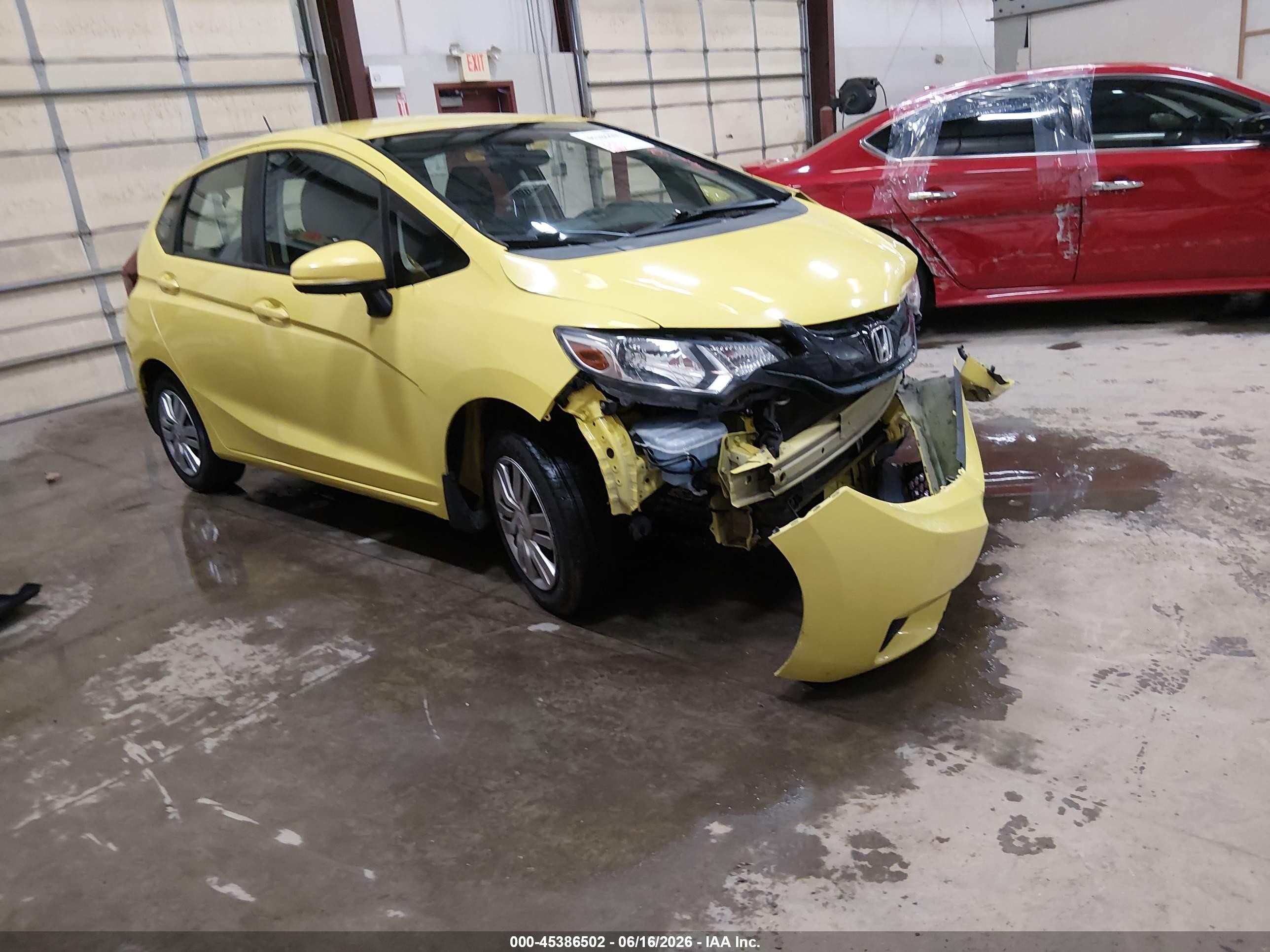 2015 Honda Fit Lx Yellow vin: 3HGGK5H57FM768989