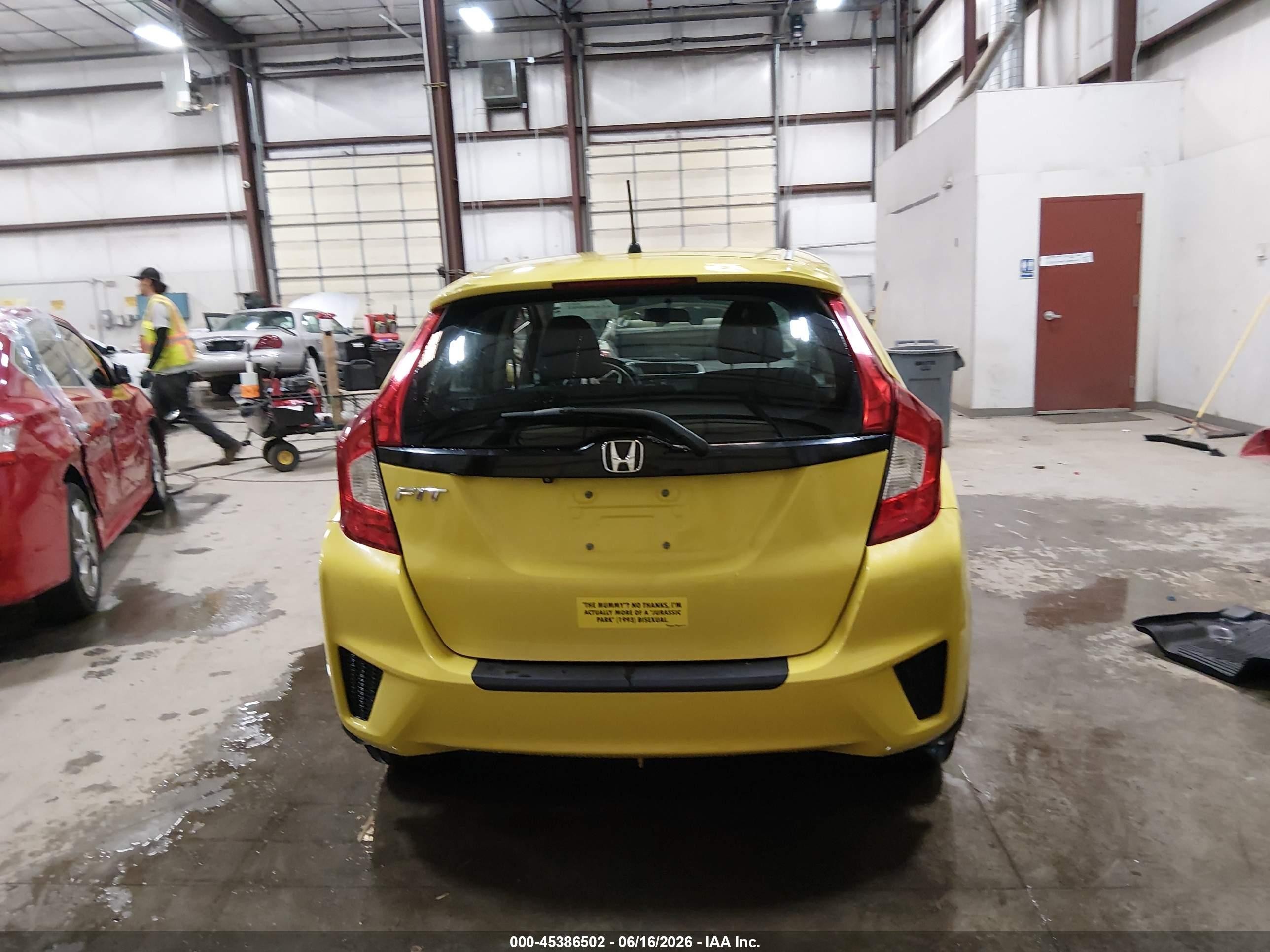 2015 Honda Fit Lx Yellow vin: 3HGGK5H57FM768989