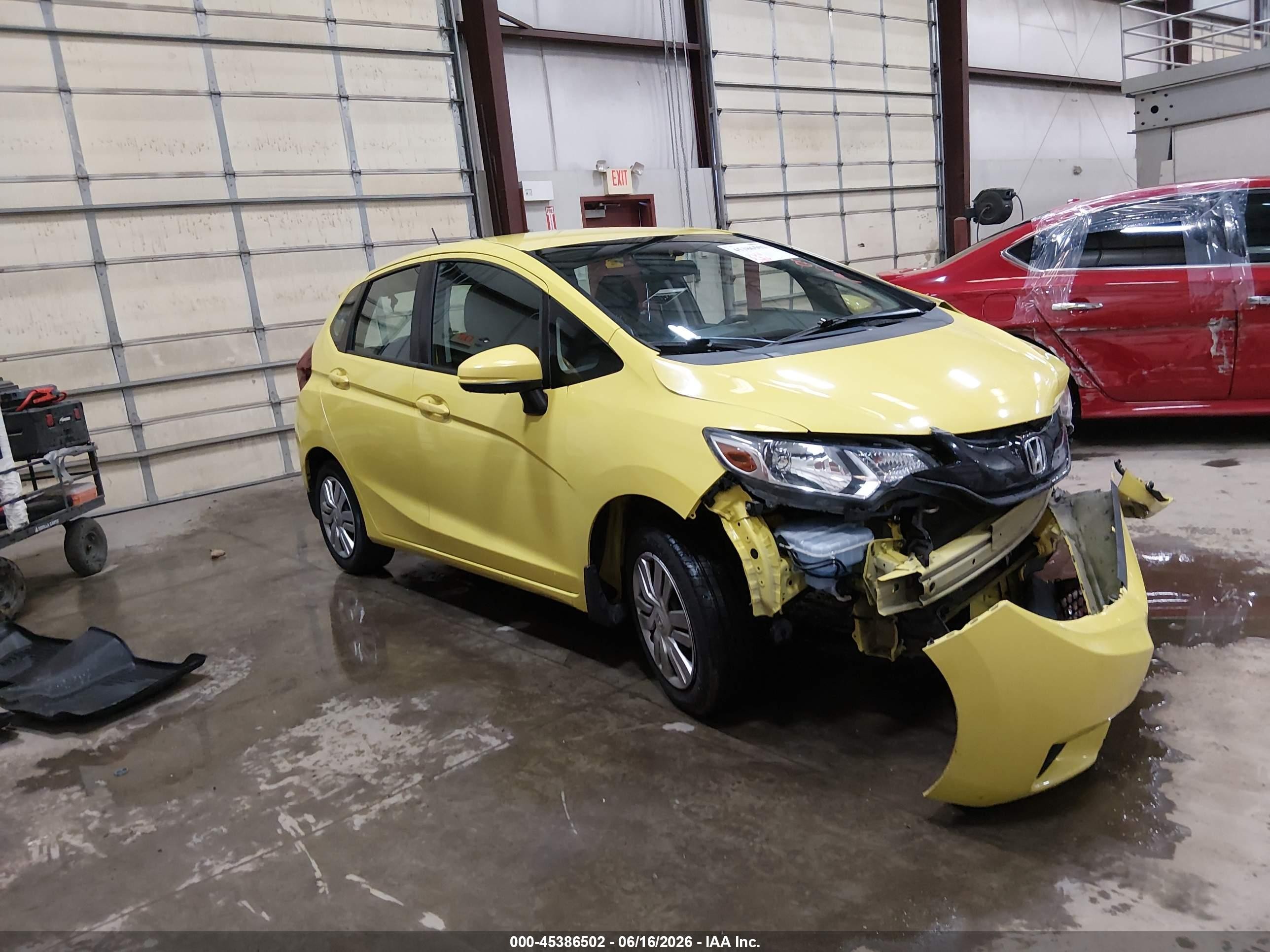 2015 Honda Fit Lx Yellow vin: 3HGGK5H57FM768989