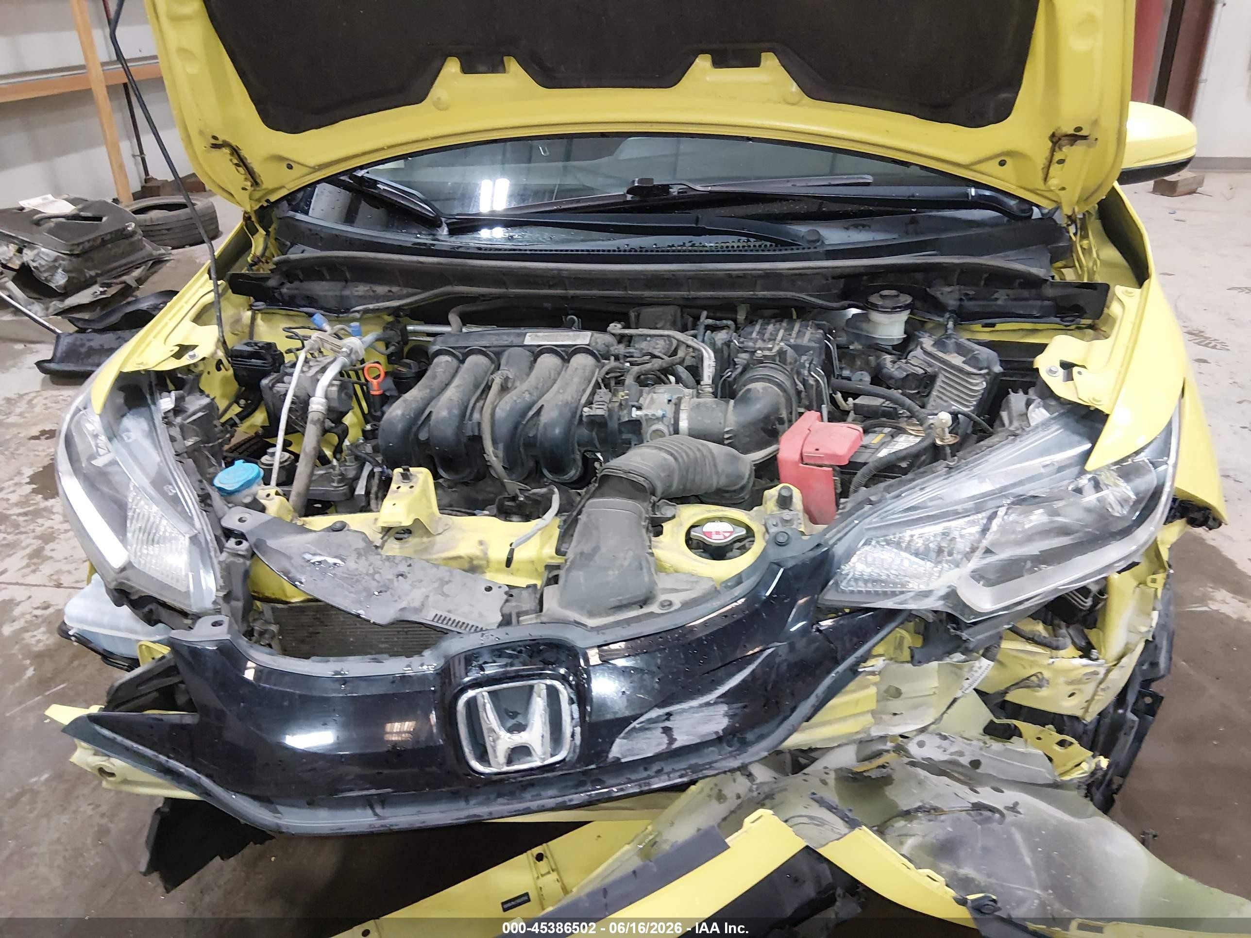 2015 Honda Fit Lx Yellow vin: 3HGGK5H57FM768989