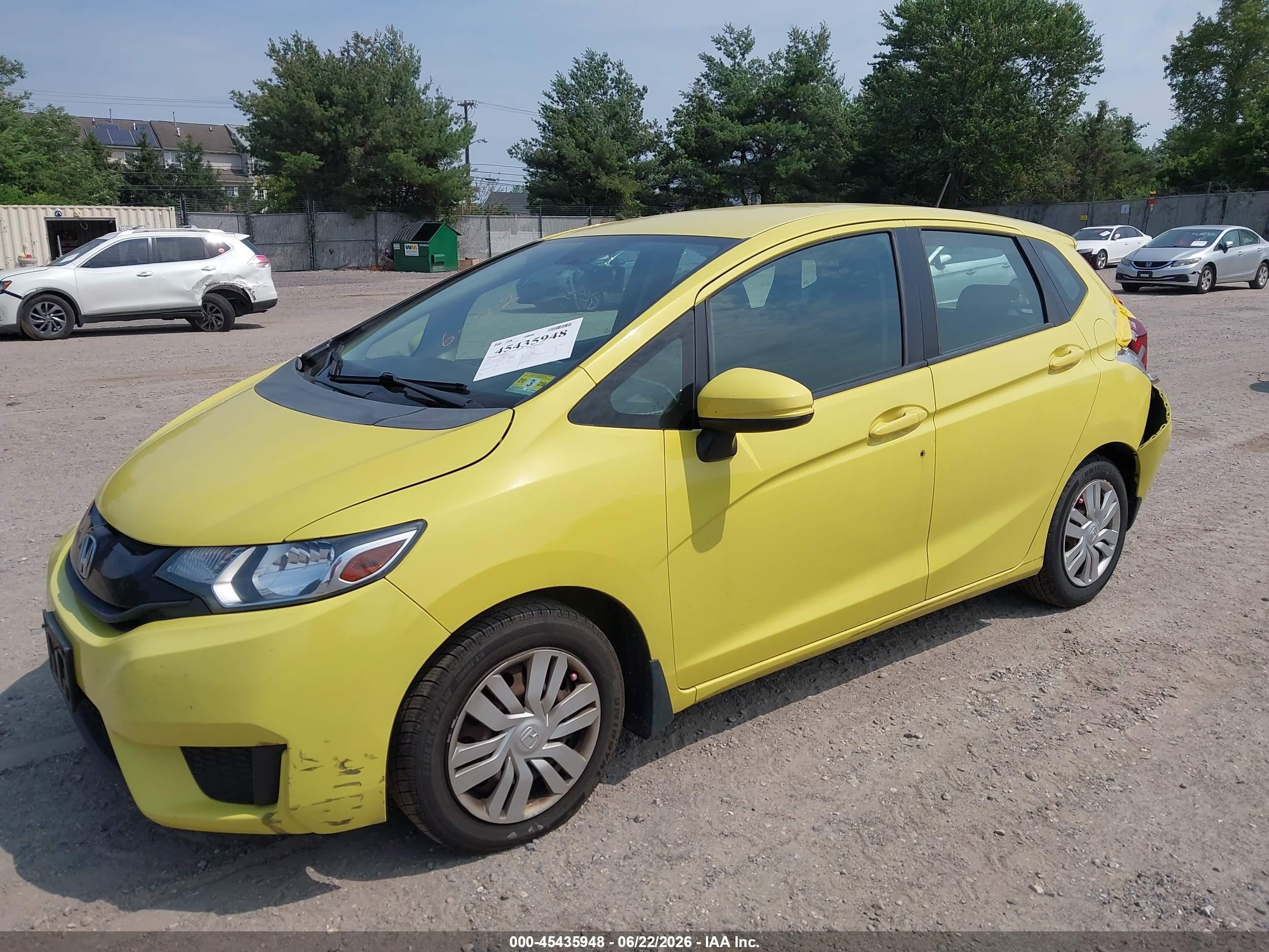 2015 Honda Fit Lx Yellow vin: 3HGGK5H57FM777157
