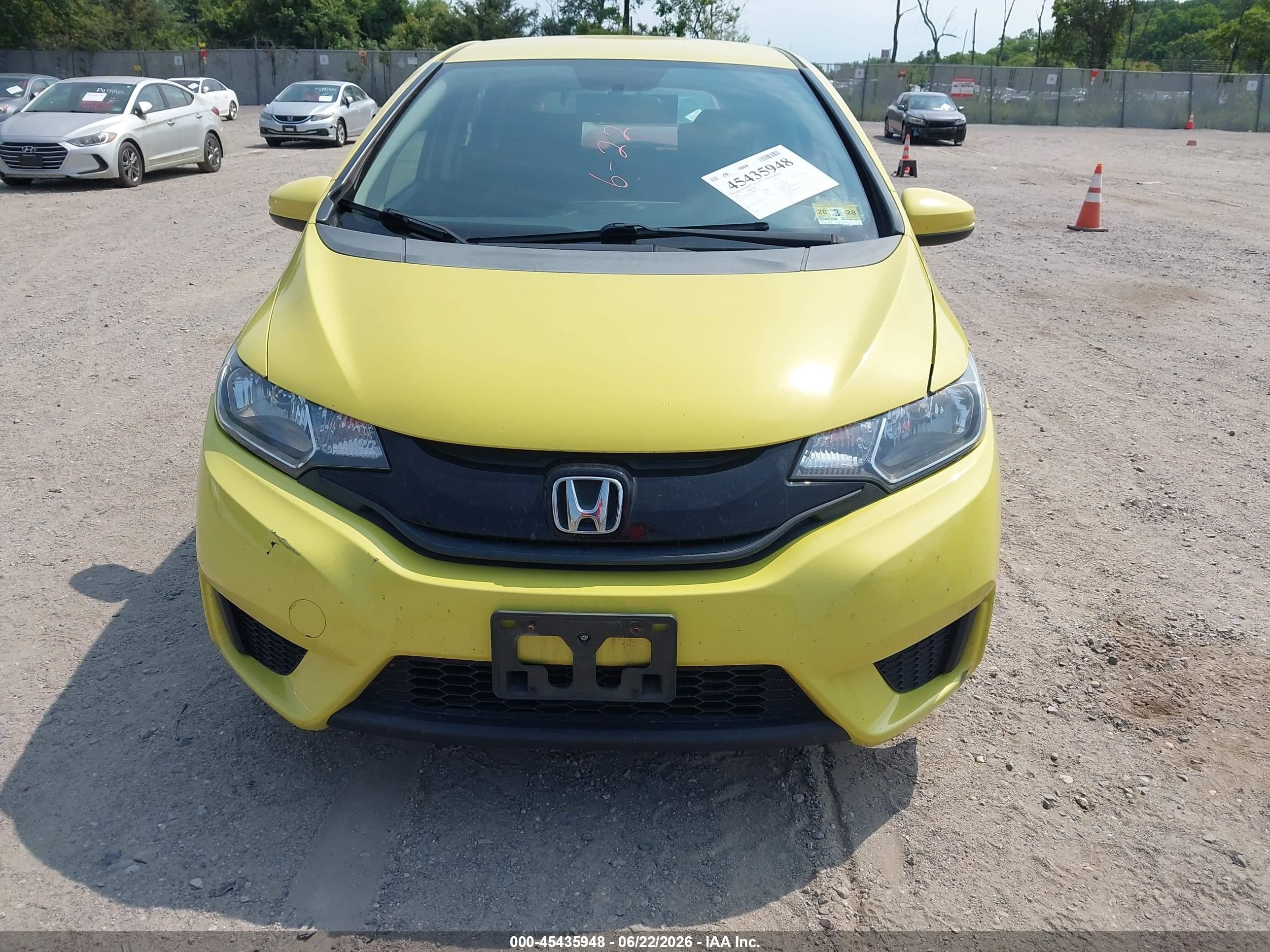 2015 Honda Fit Lx Yellow vin: 3HGGK5H57FM777157