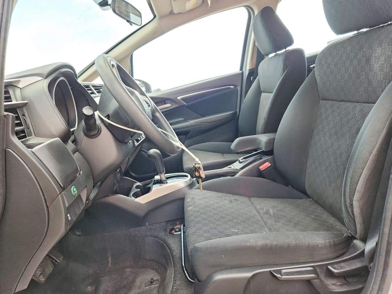 2015 Honda Fit Lx Silver vin: 3HGGK5H58FM752543